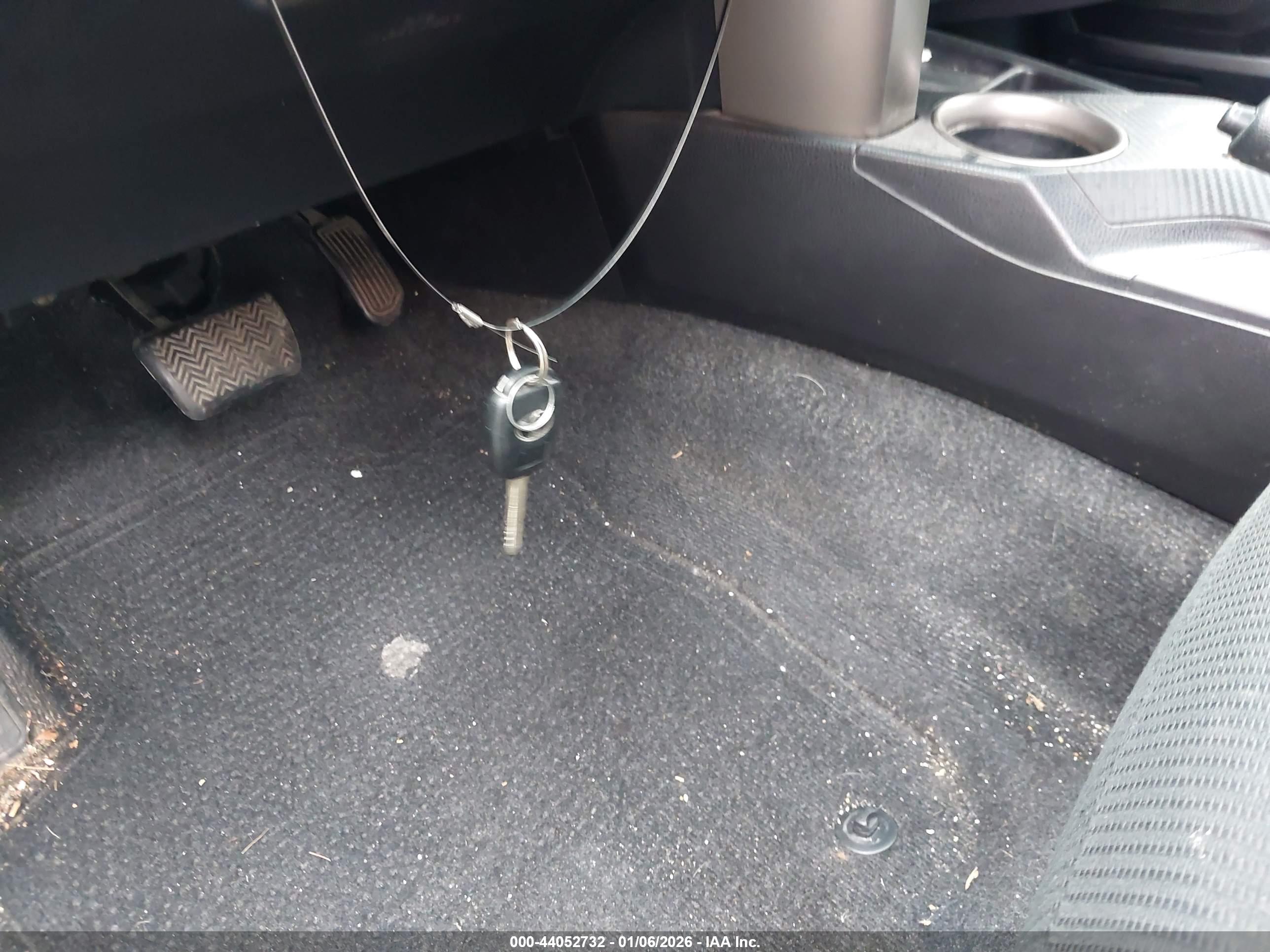 TOYOTA RAV4 image 11