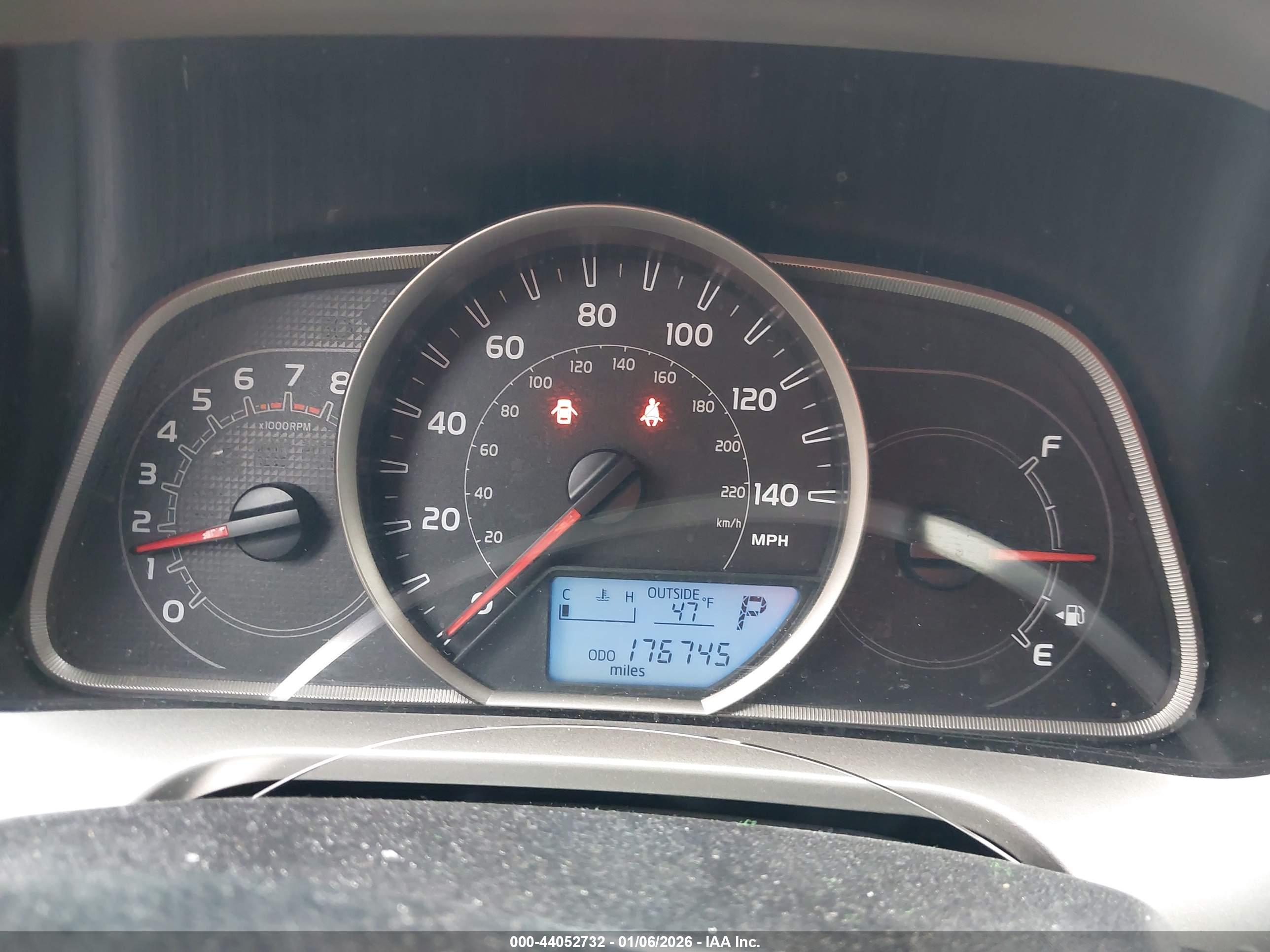 TOYOTA RAV4 image 7