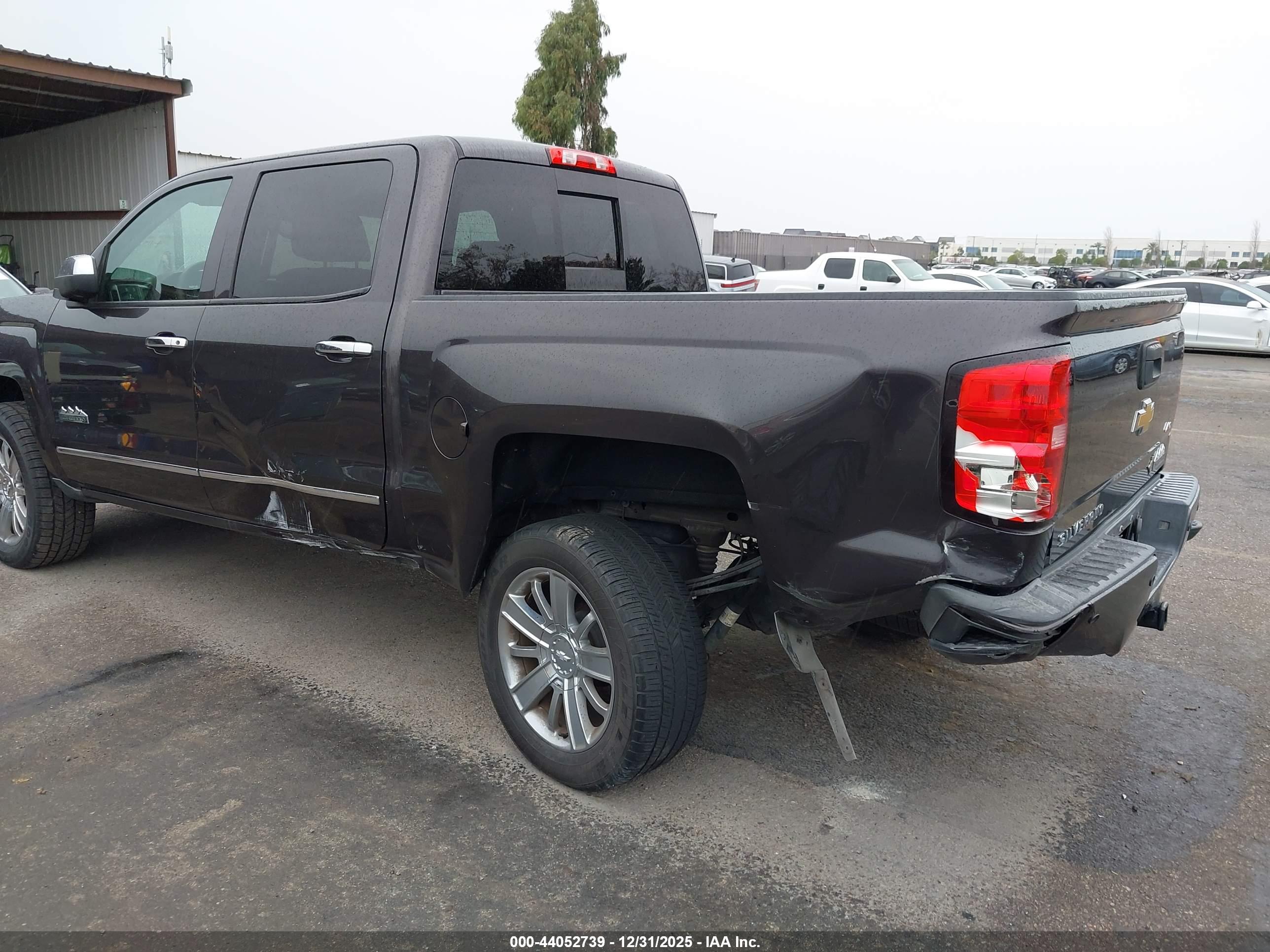 CHEVROLET SILVERADO image 6