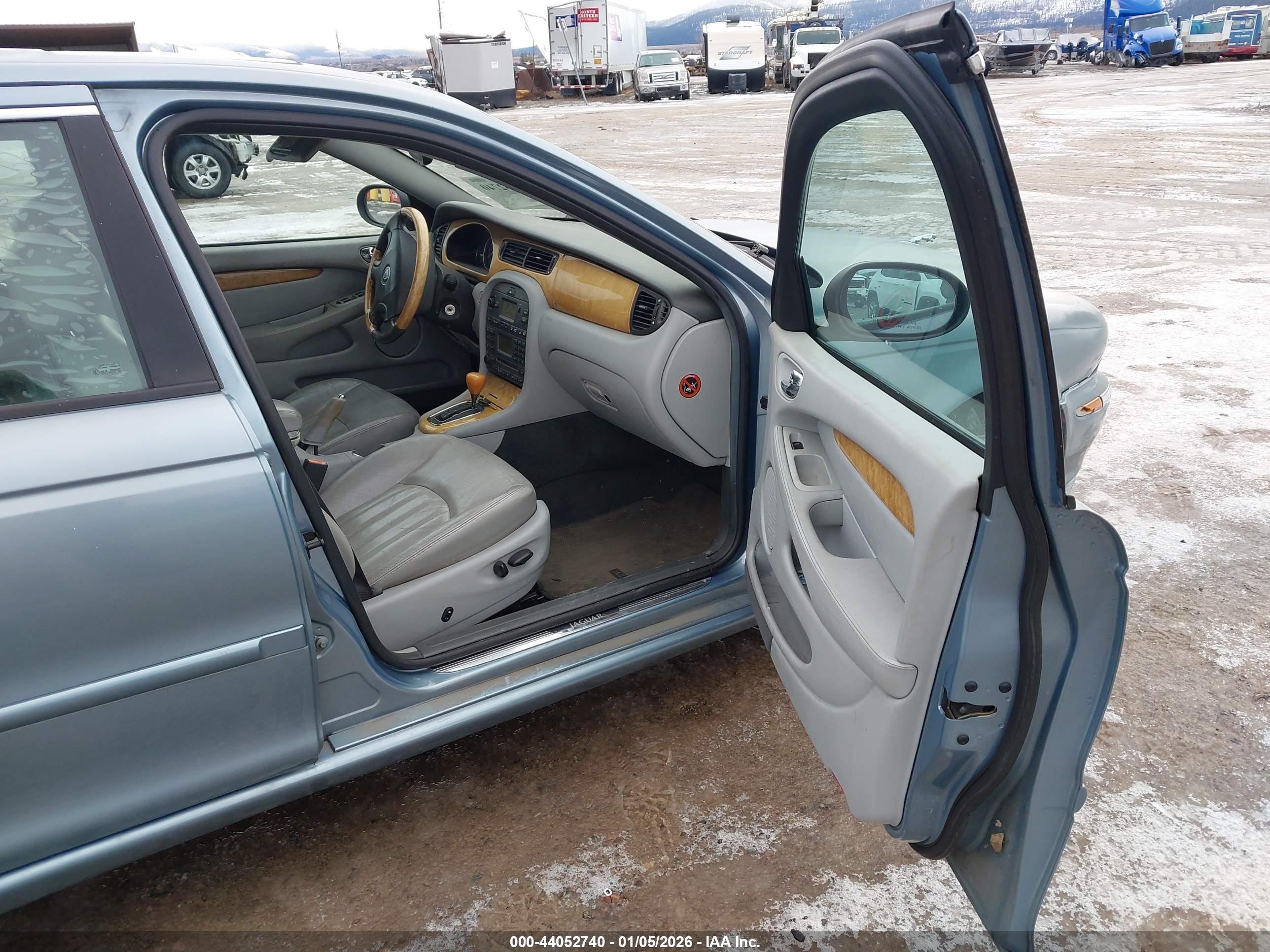 JAGUAR X-TYPE image 5
