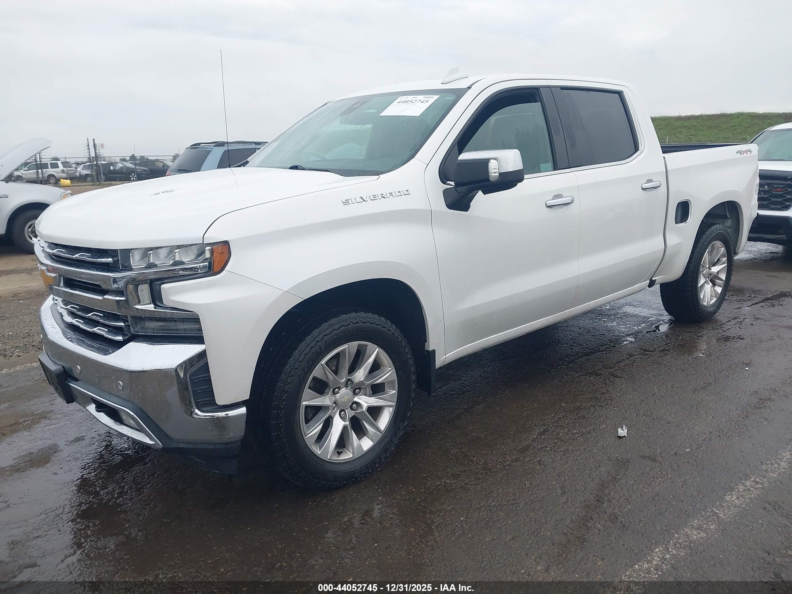 CHEVROLET SILVERADO image 2