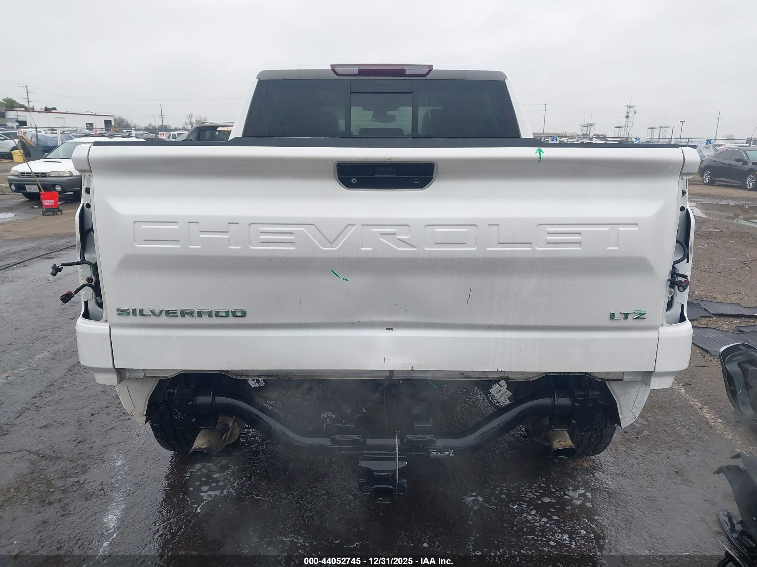 CHEVROLET SILVERADO image 6