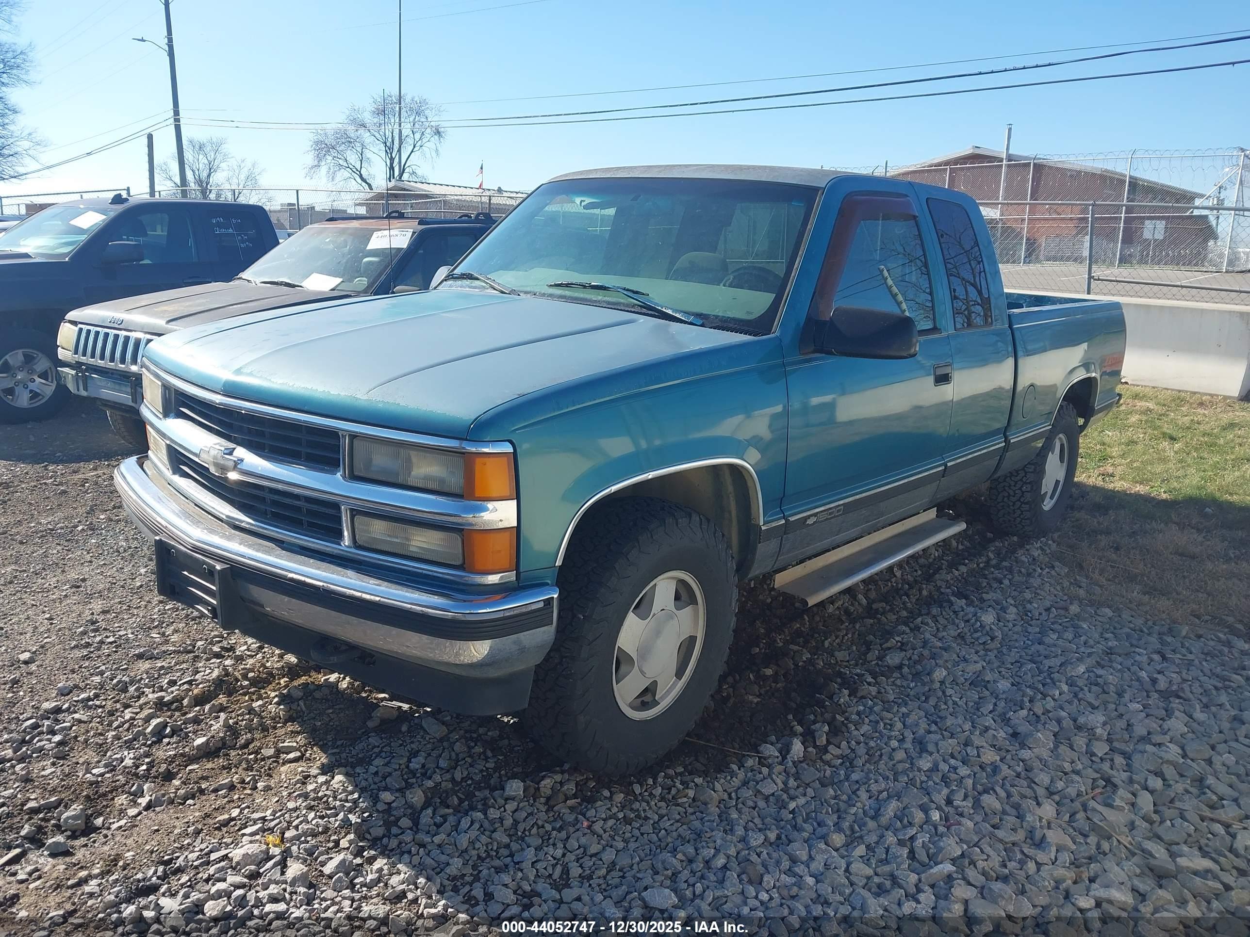 CHEVROLET K1500 image 2