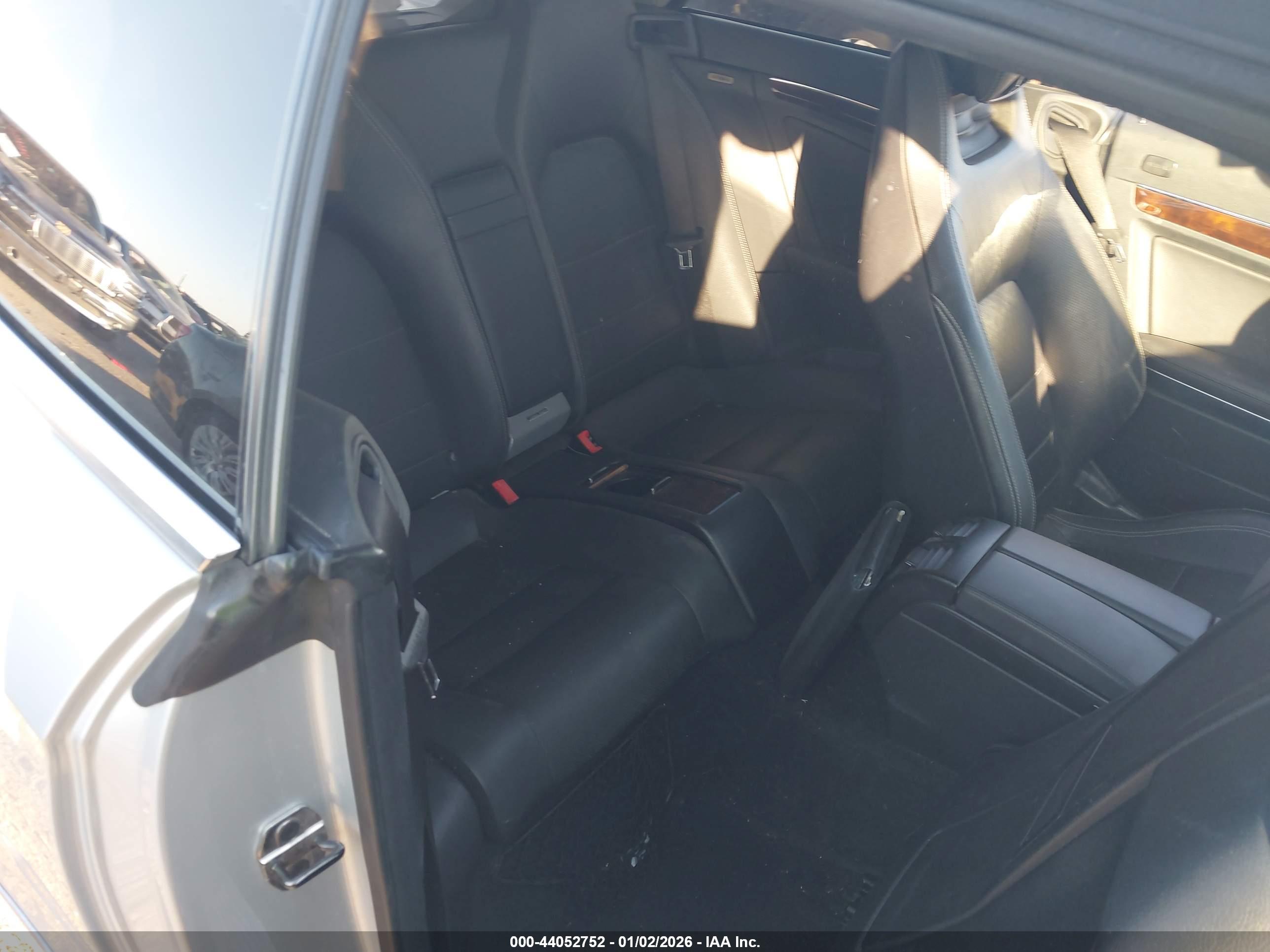 MERCEDES-BENZ E image 8