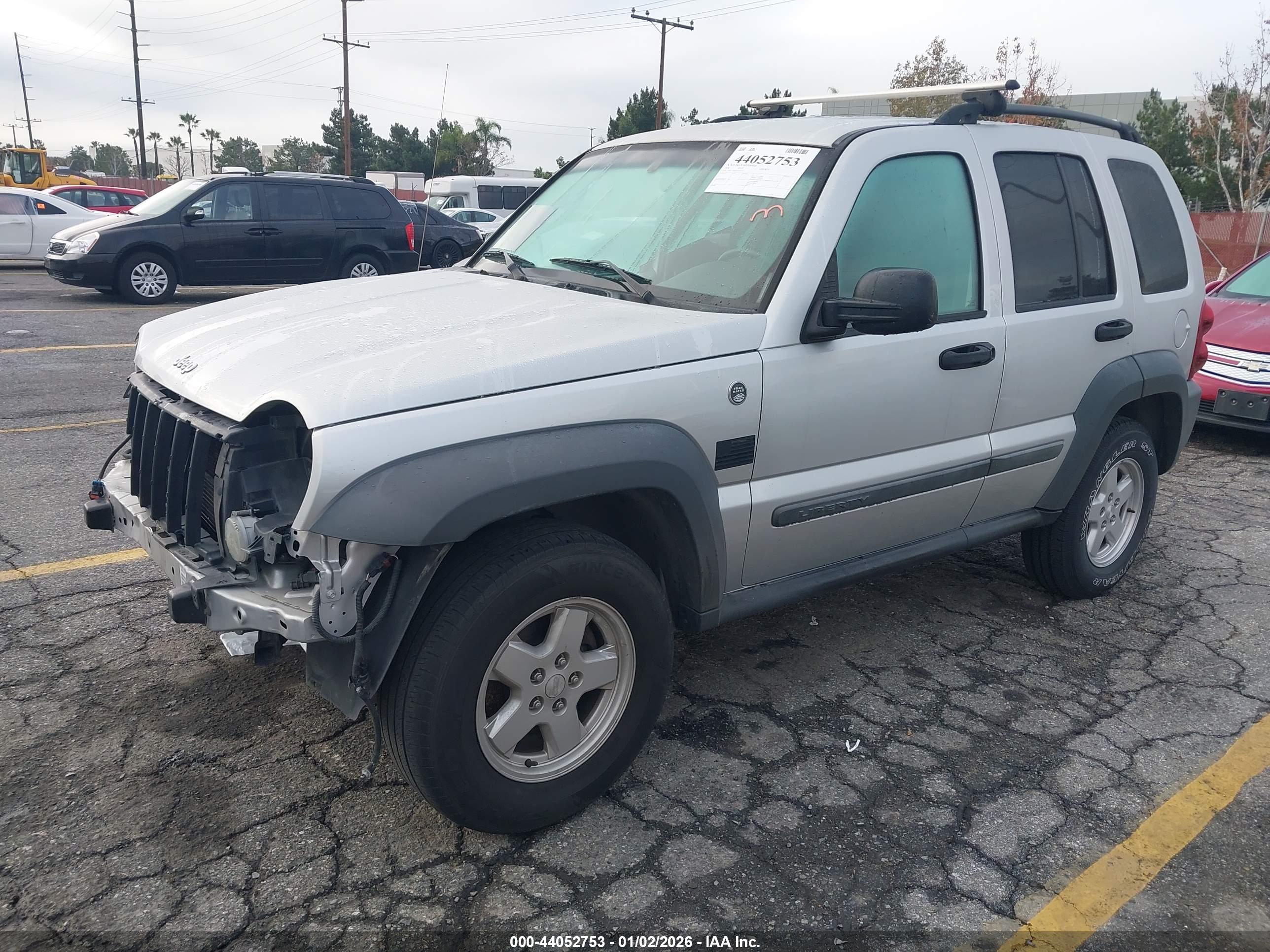 JEEP LIBERTY image 2