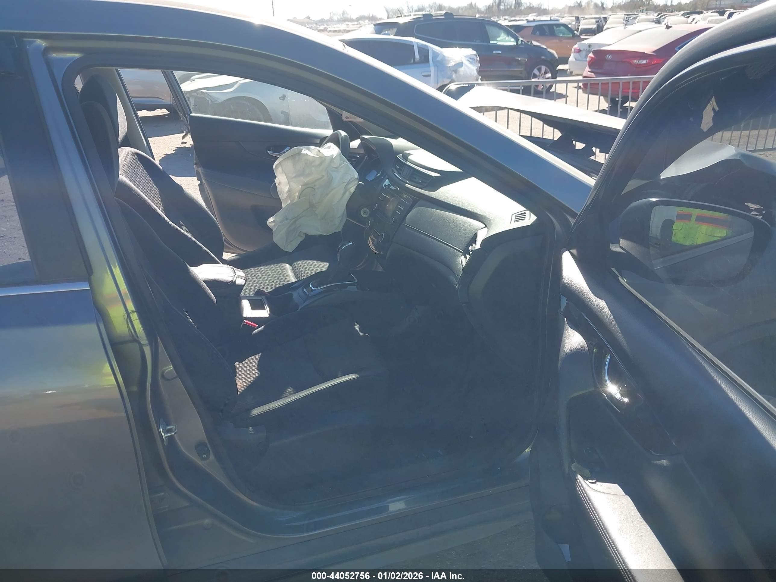 NISSAN ROGUE image 5