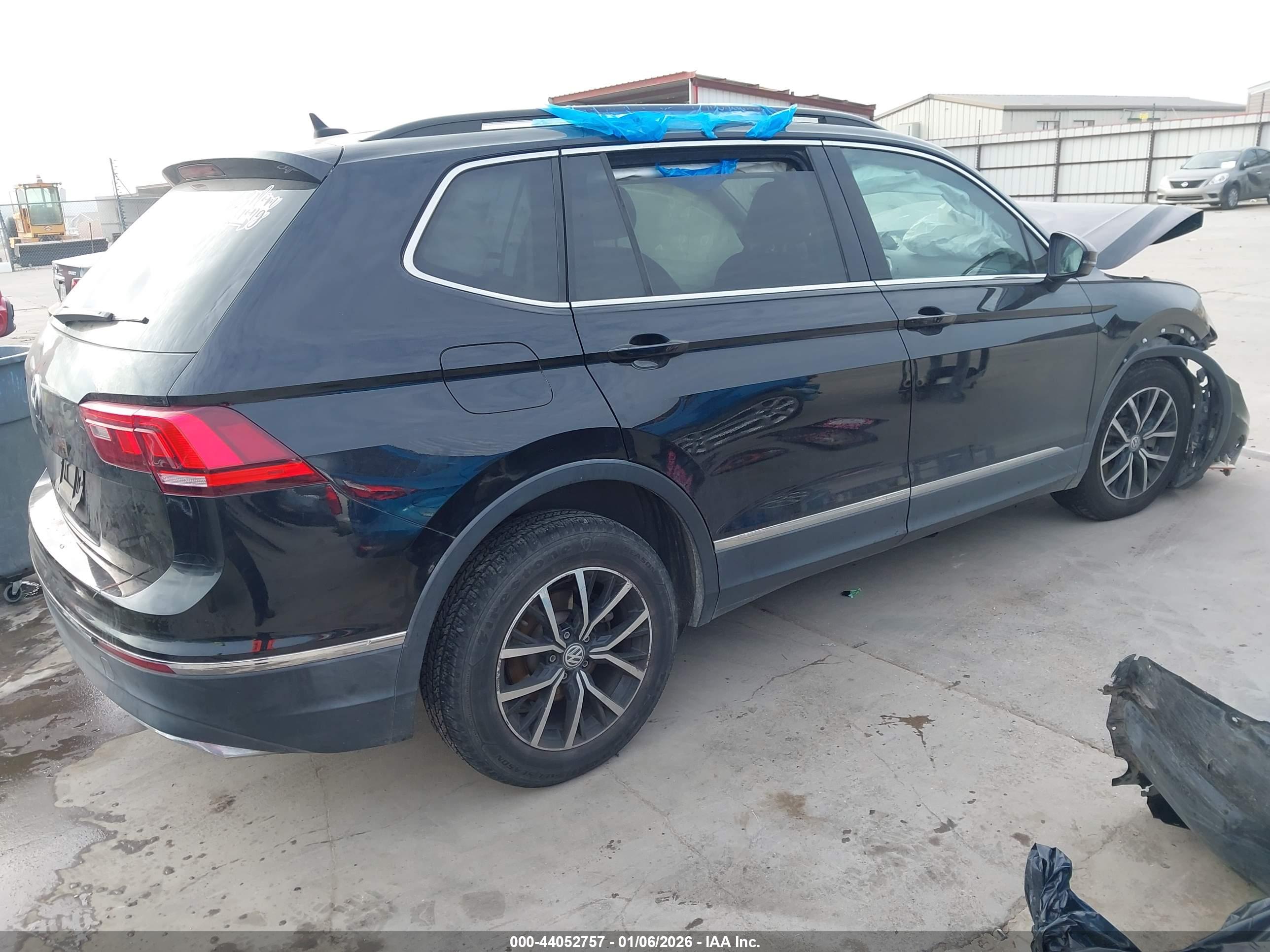 VOLKSWAGEN TIGUAN image 4