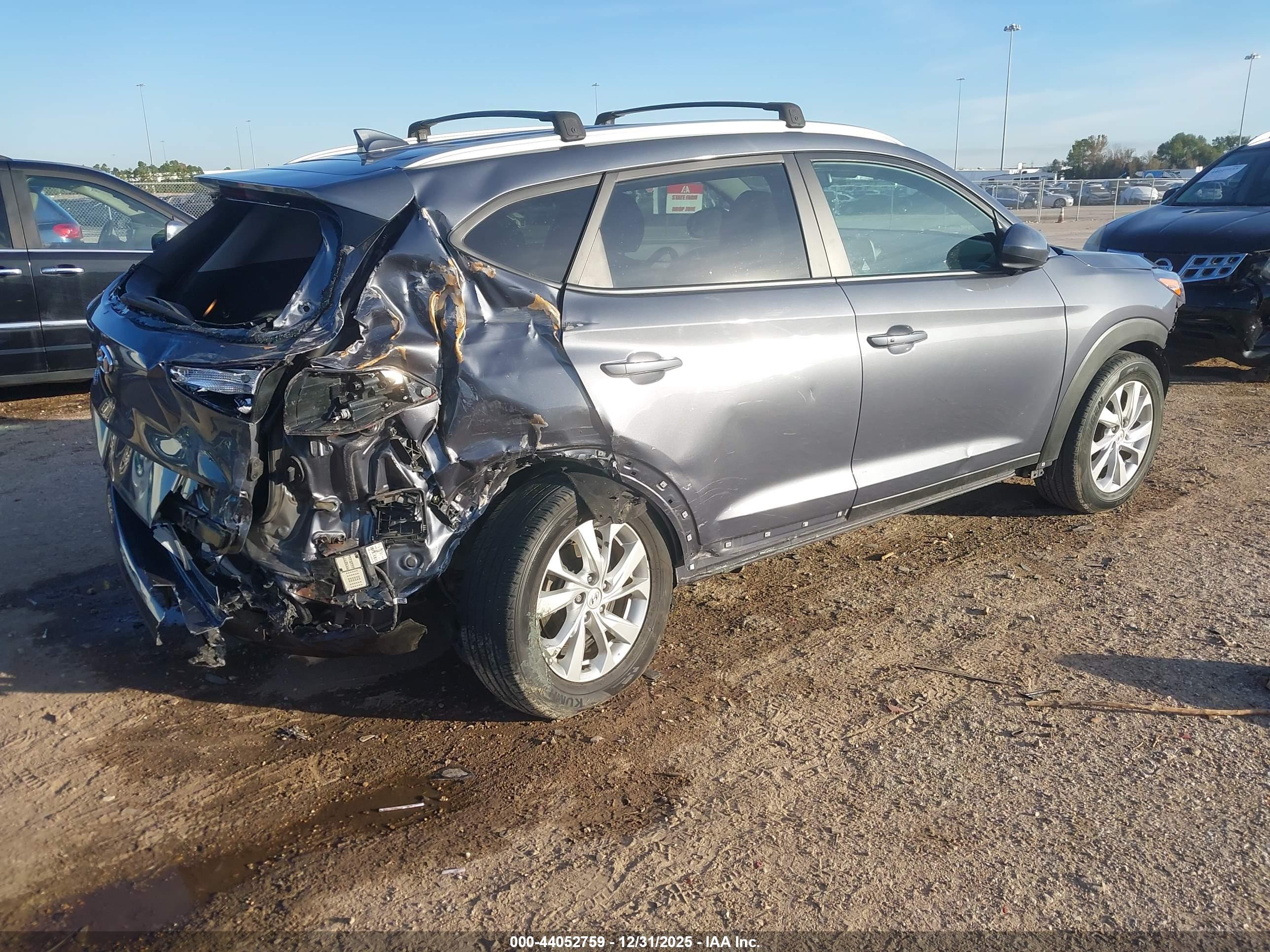 HYUNDAI TUCSON image 4