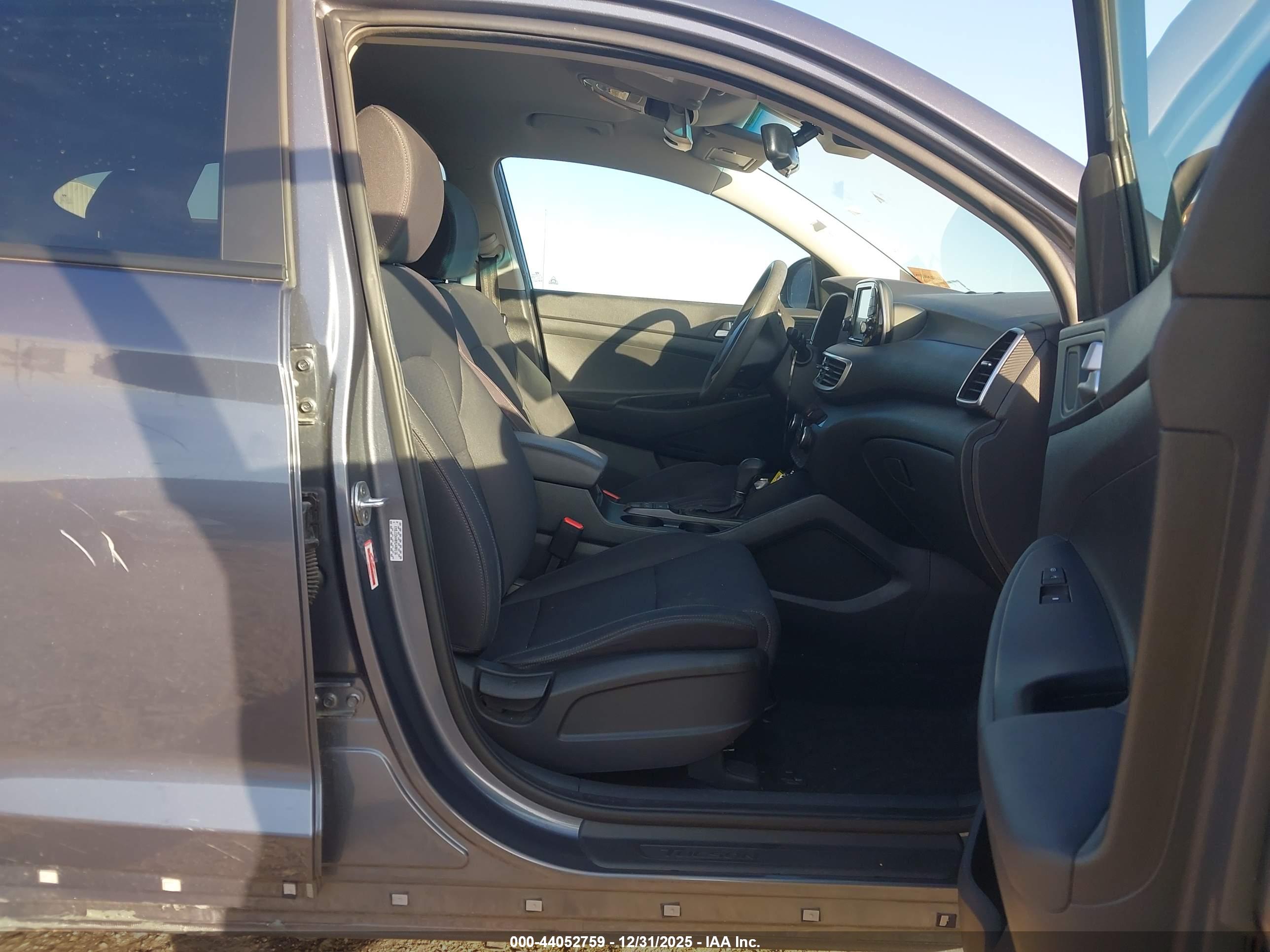 HYUNDAI TUCSON image 5