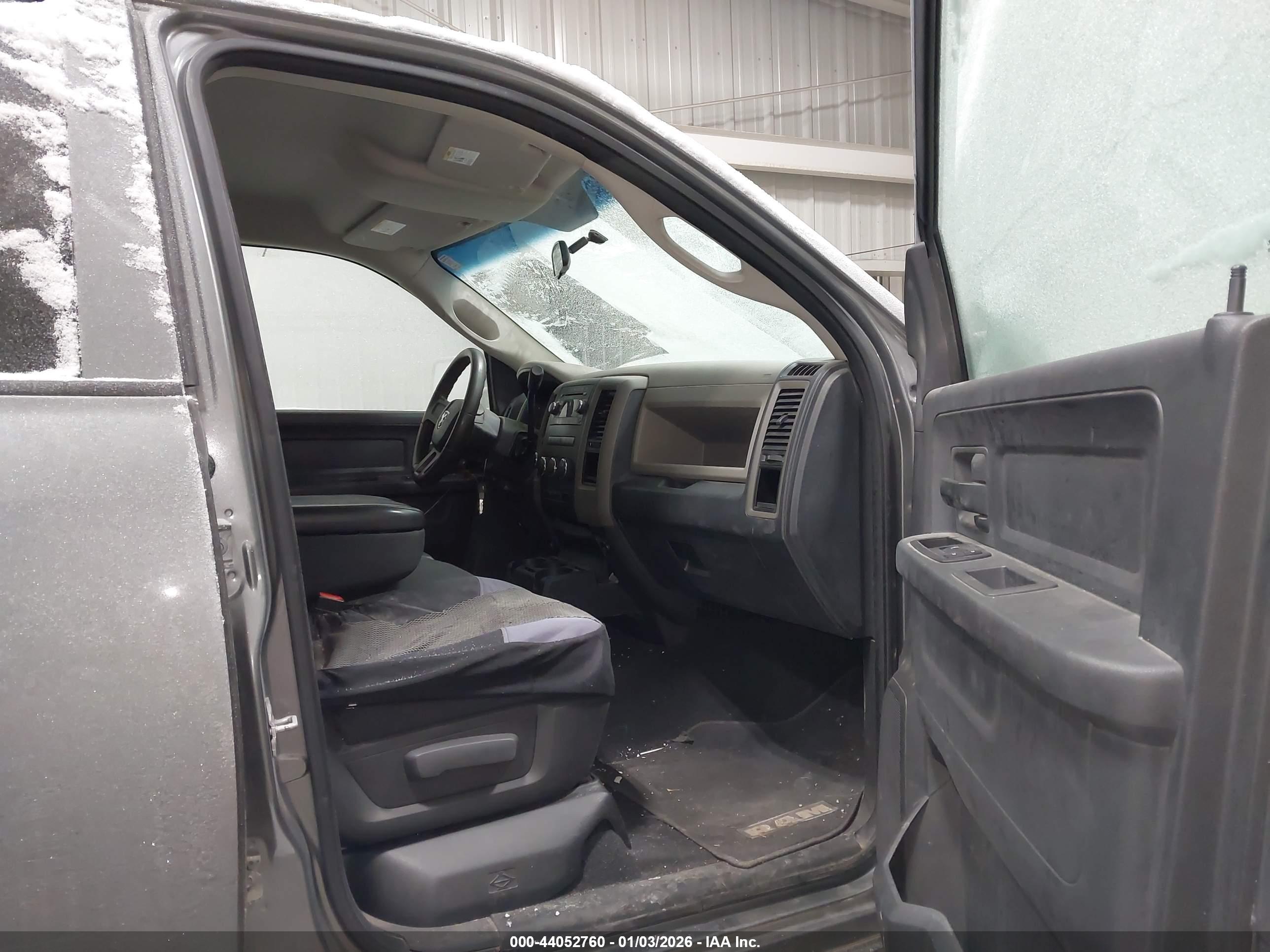 DODGE RAM image 5