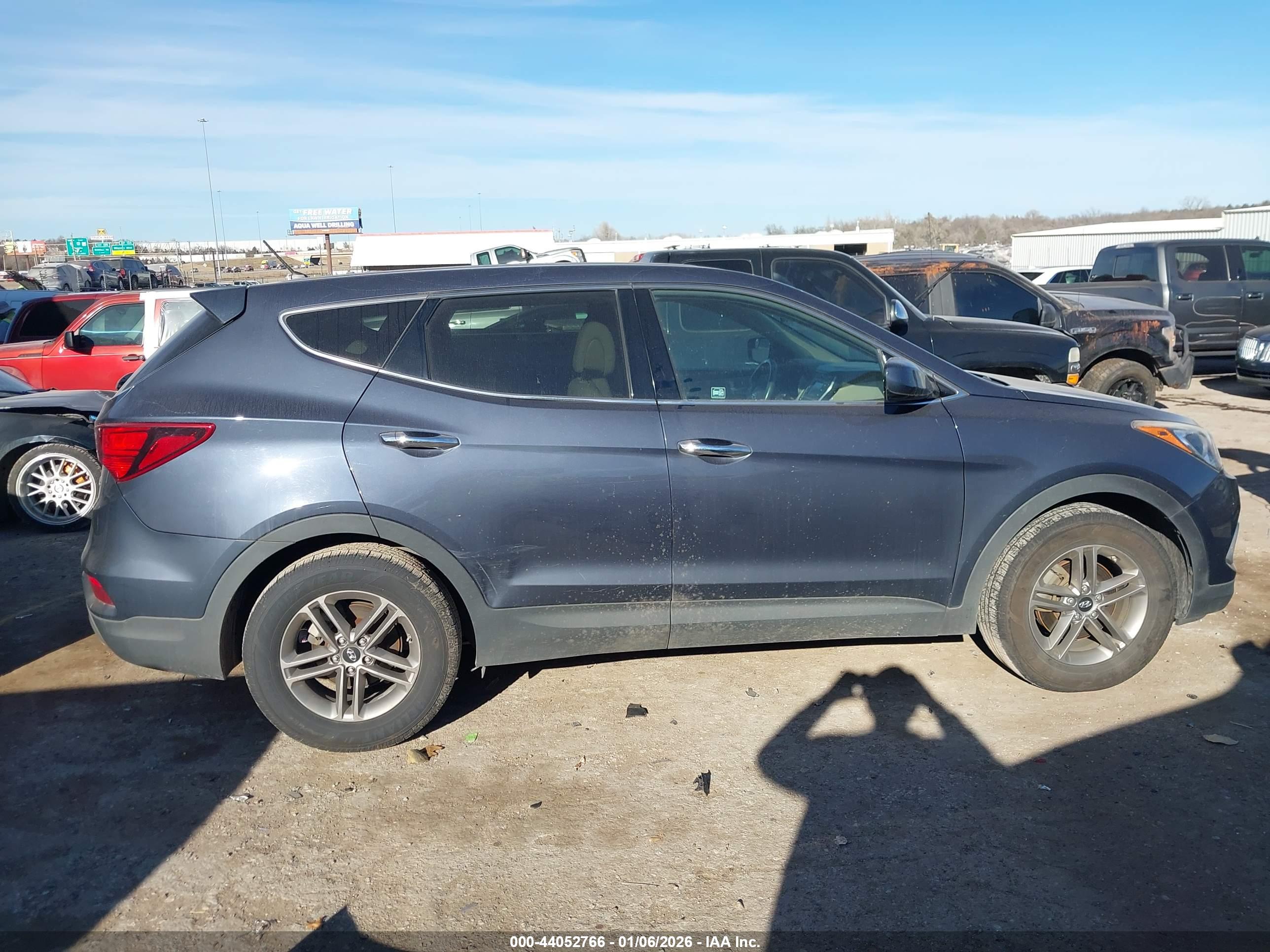 HYUNDAI SANTA image 5