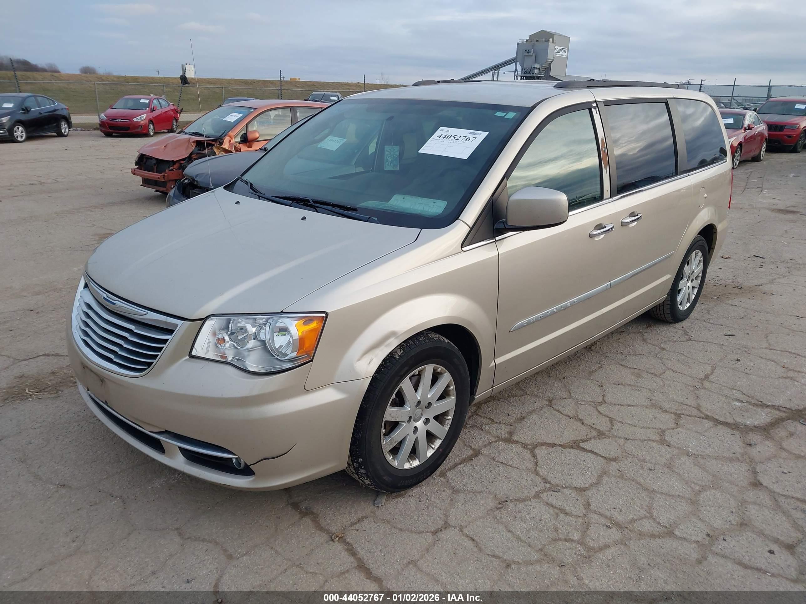 CHRYSLER TOWN image 2