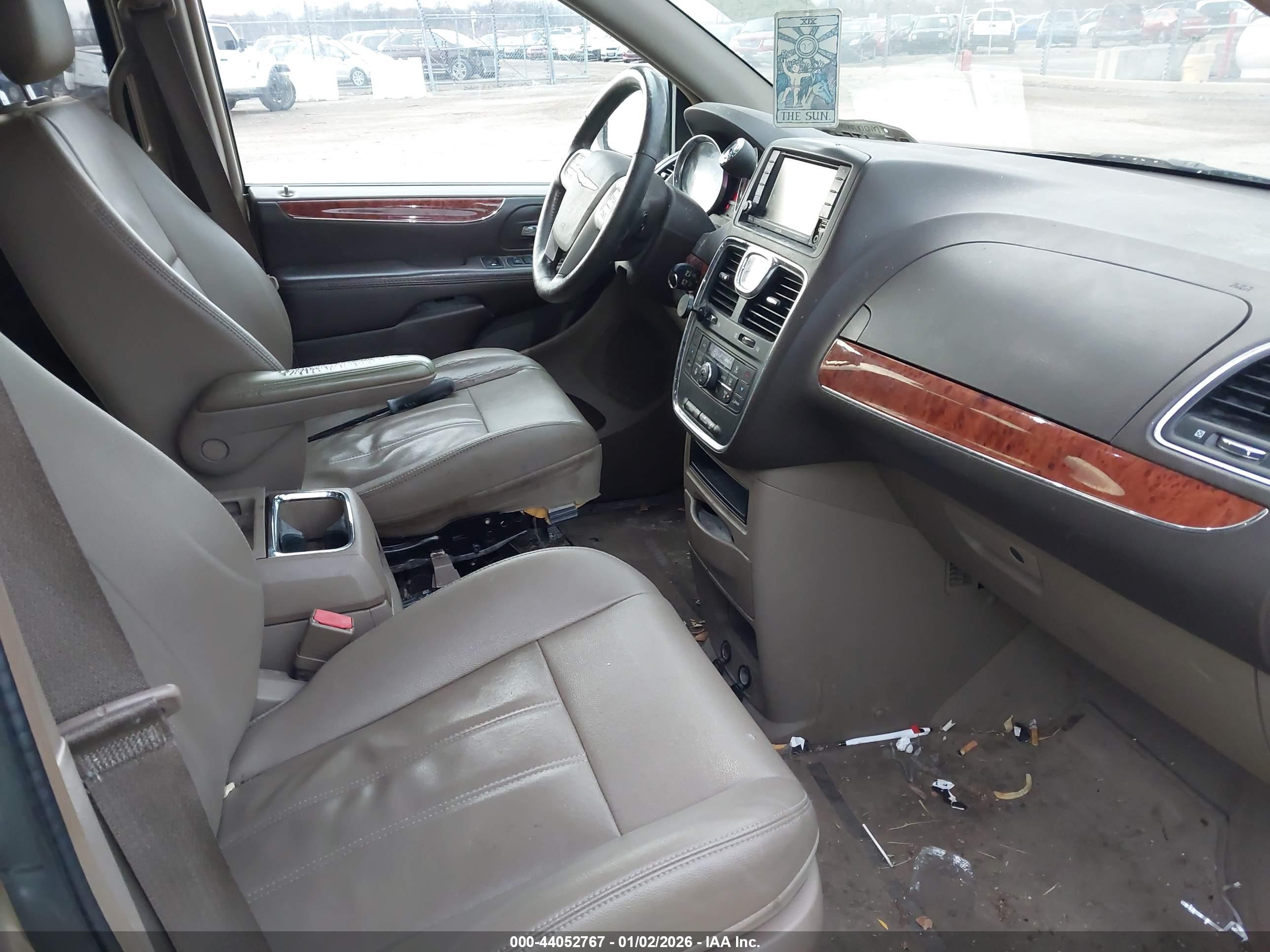 CHRYSLER TOWN image 5