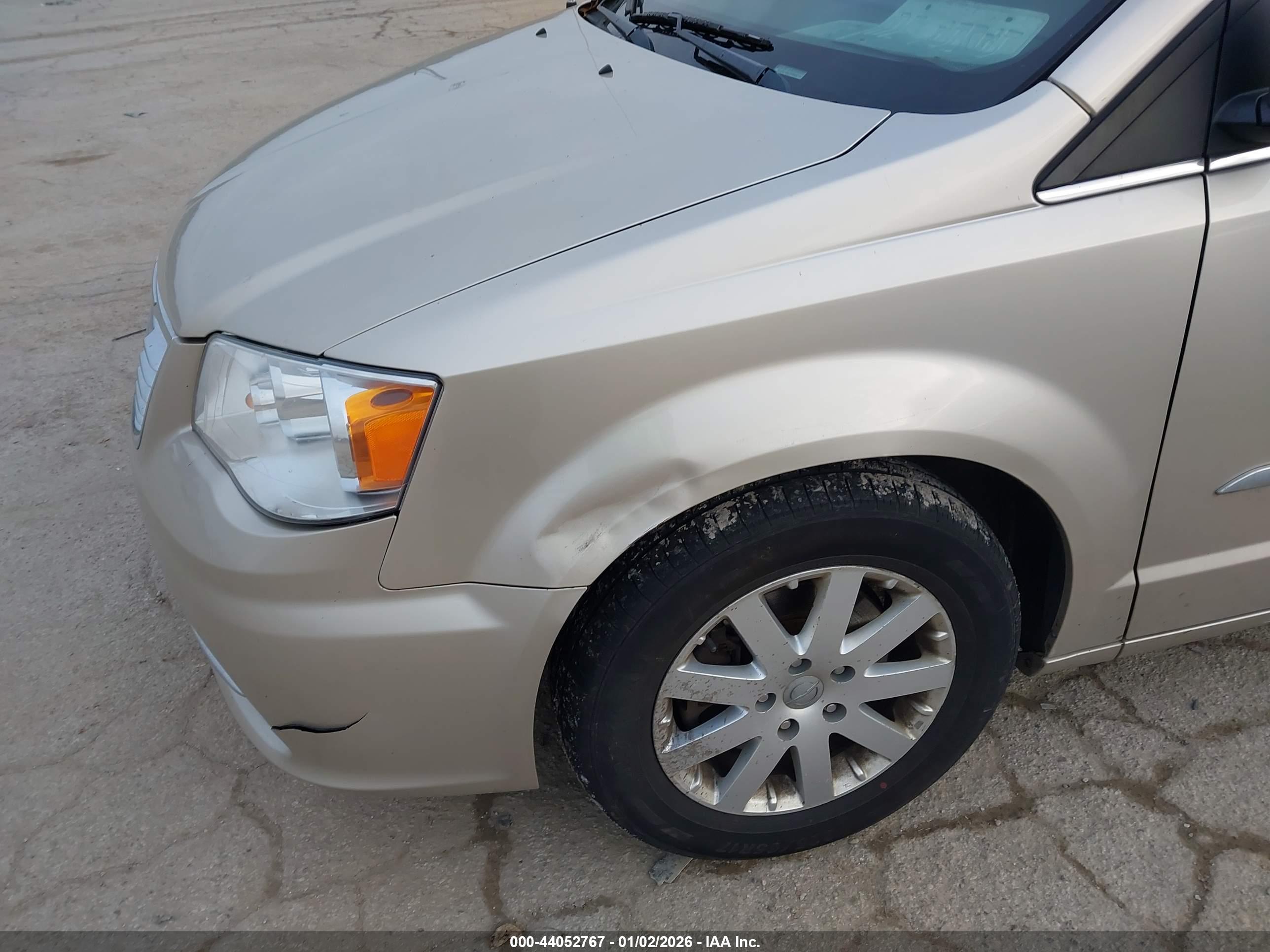 CHRYSLER TOWN image 6
