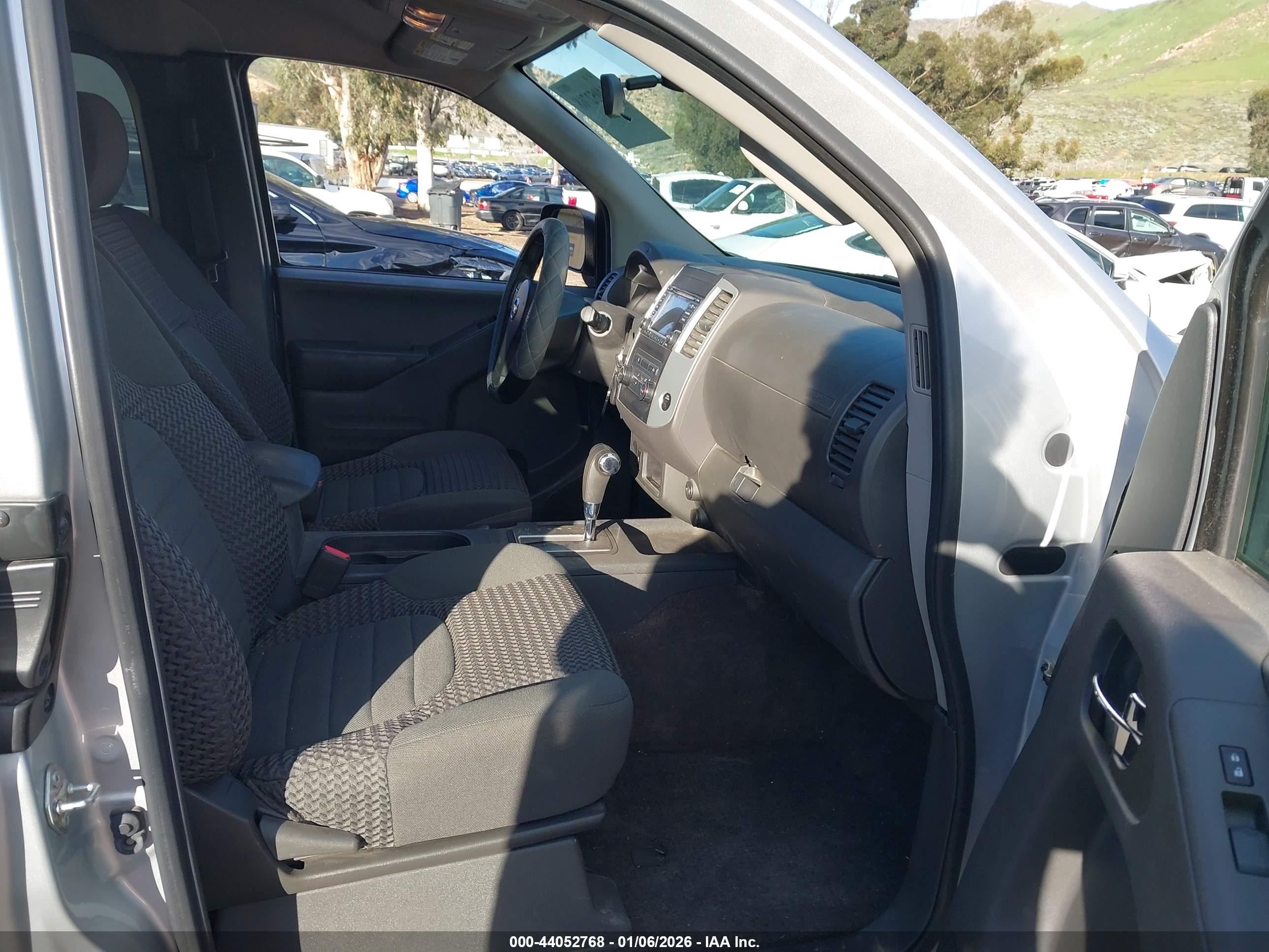 NISSAN FRONTIER image 5