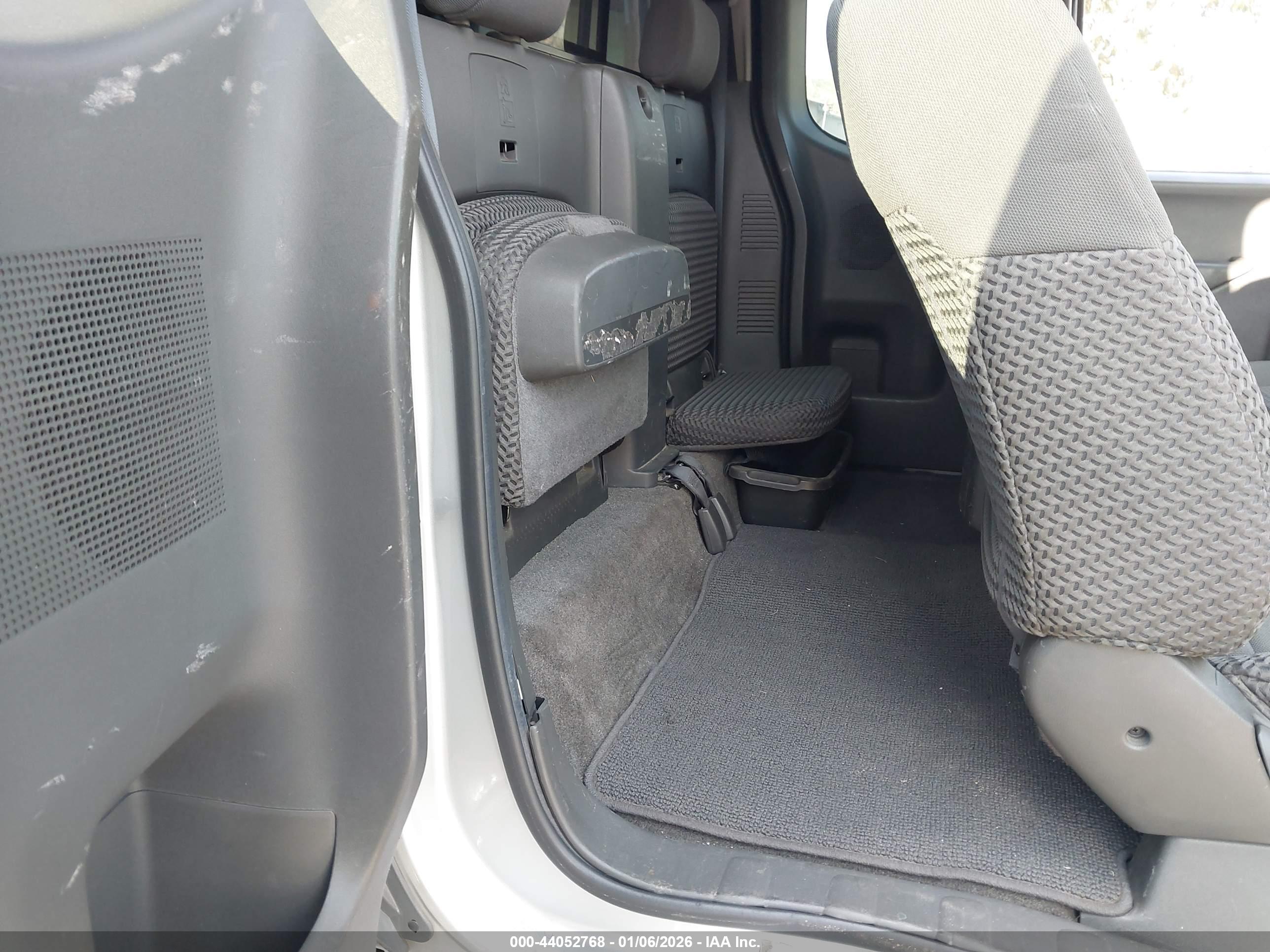 NISSAN FRONTIER image 8