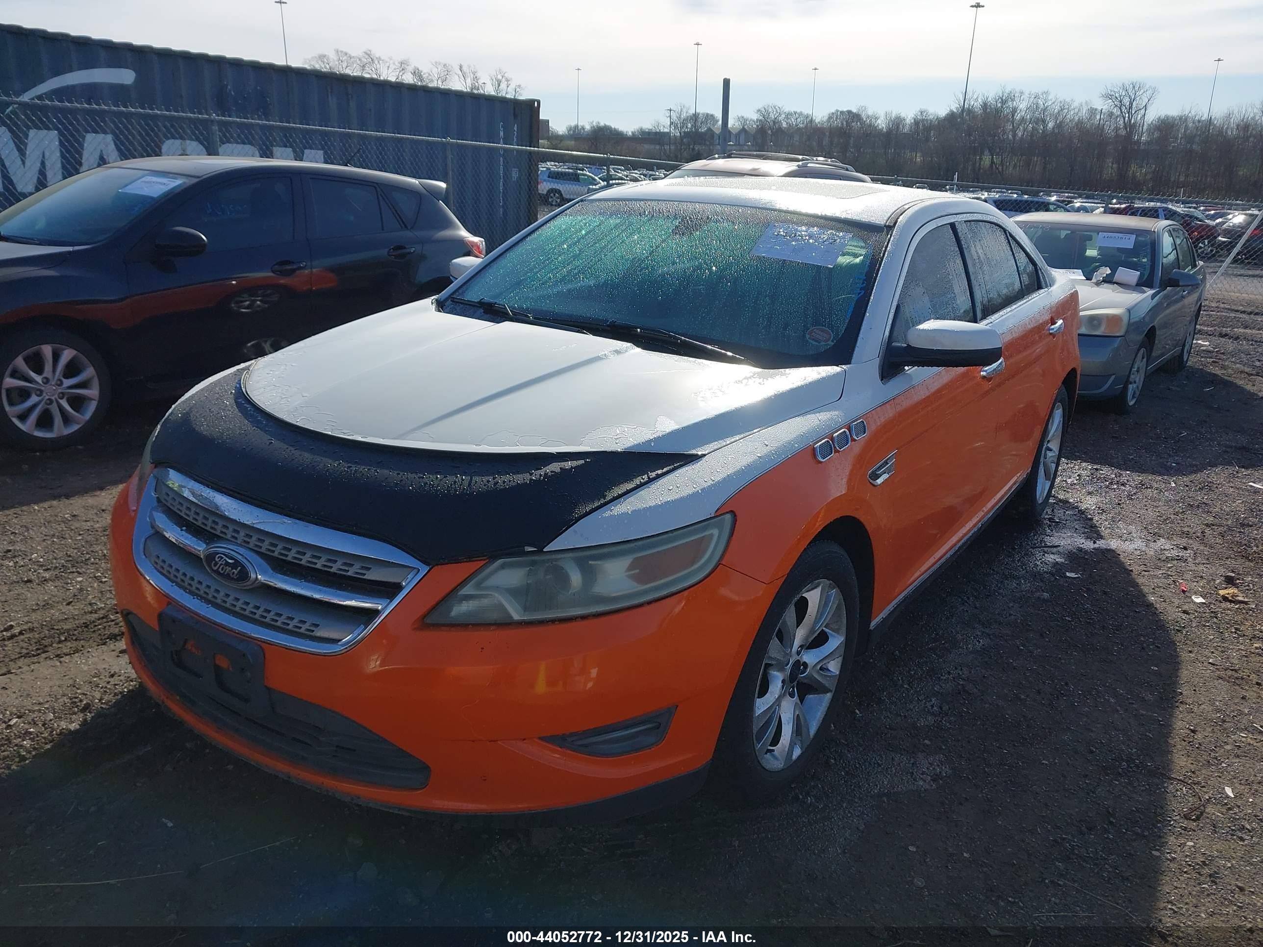 FORD TAURUS image 2