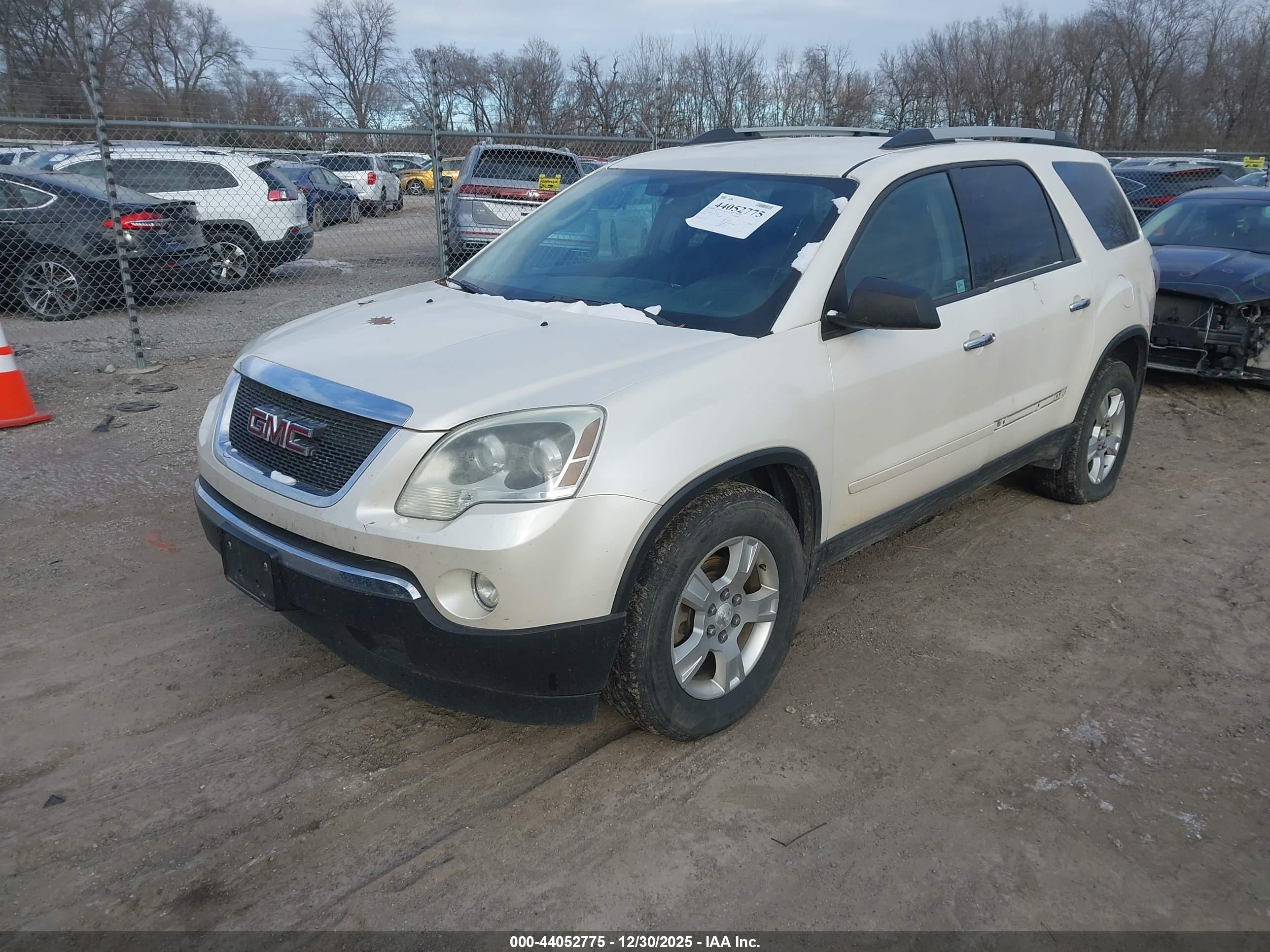 GMC ACADIA image 2