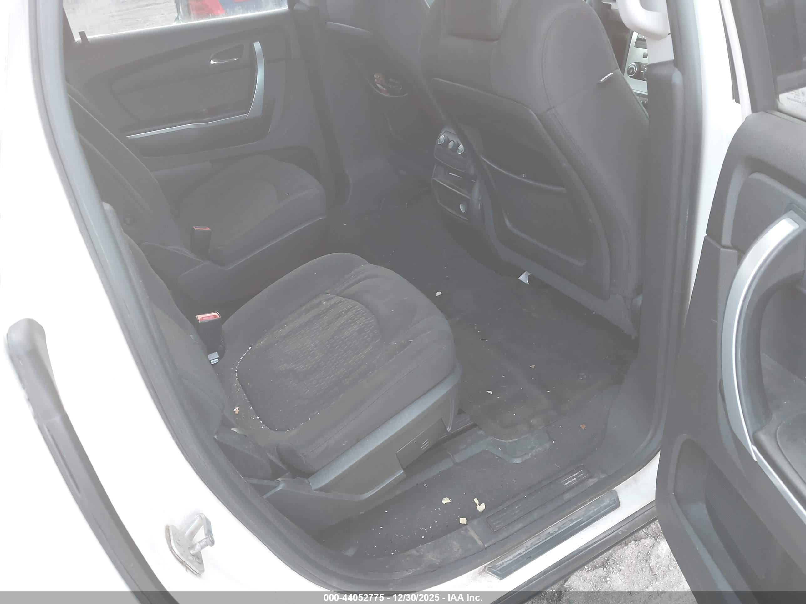 GMC ACADIA image 8