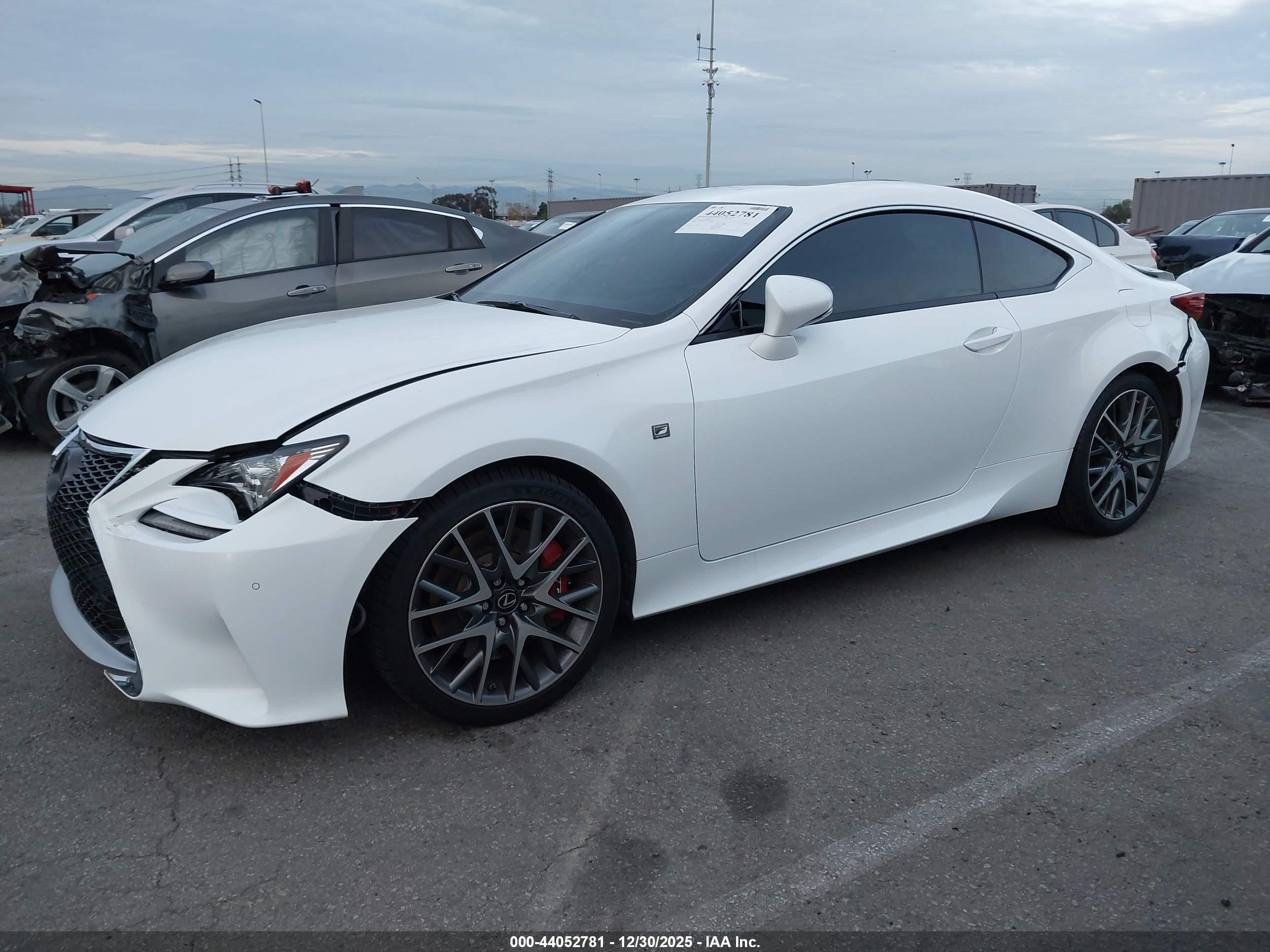 LEXUS RC image 2