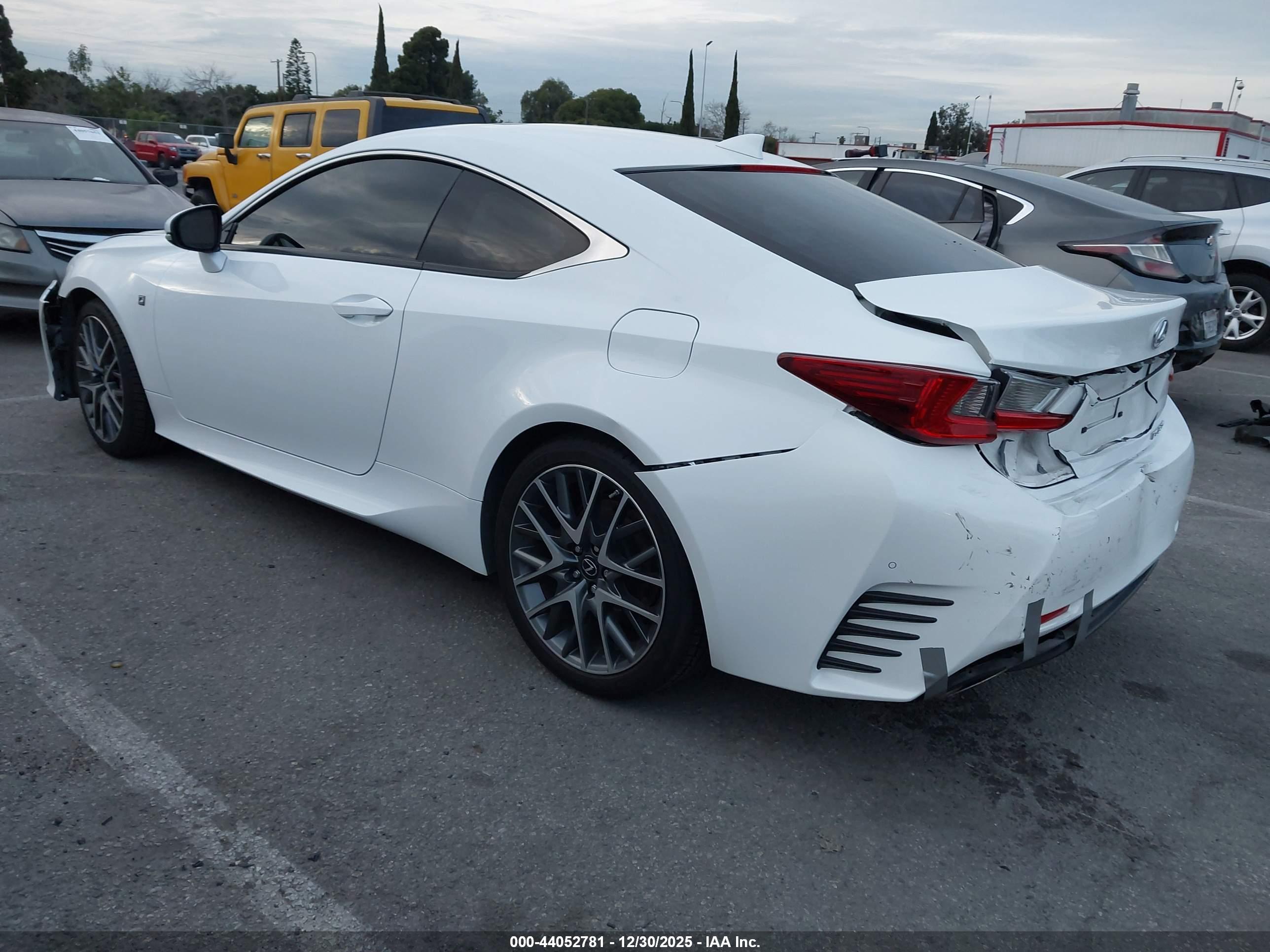 LEXUS RC image 3