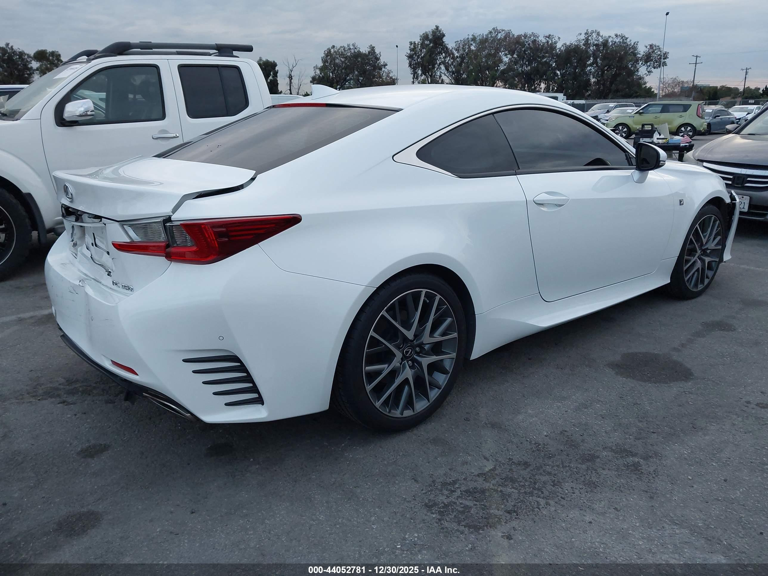 LEXUS RC image 4