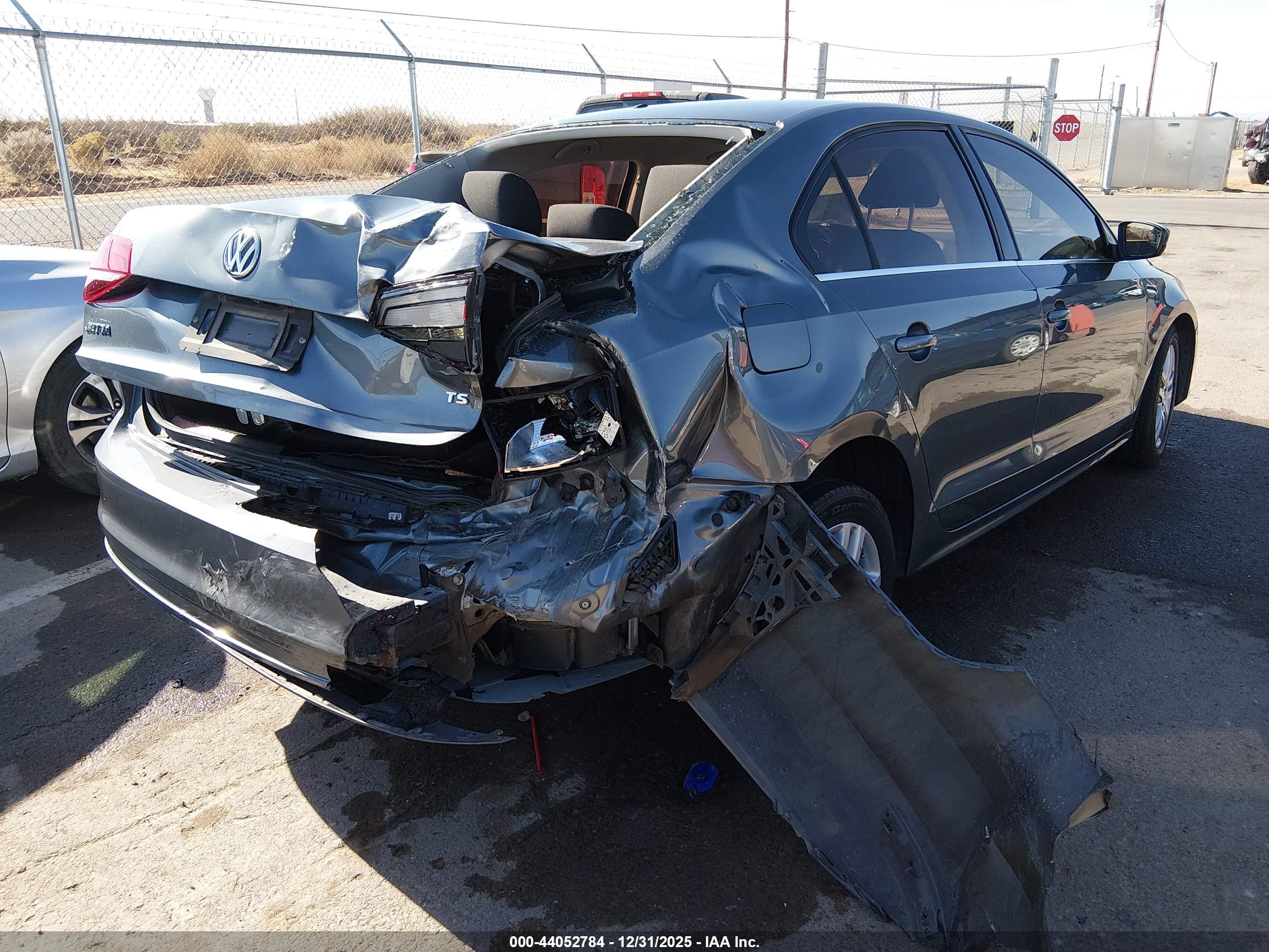 VOLKSWAGEN JETTA image 4