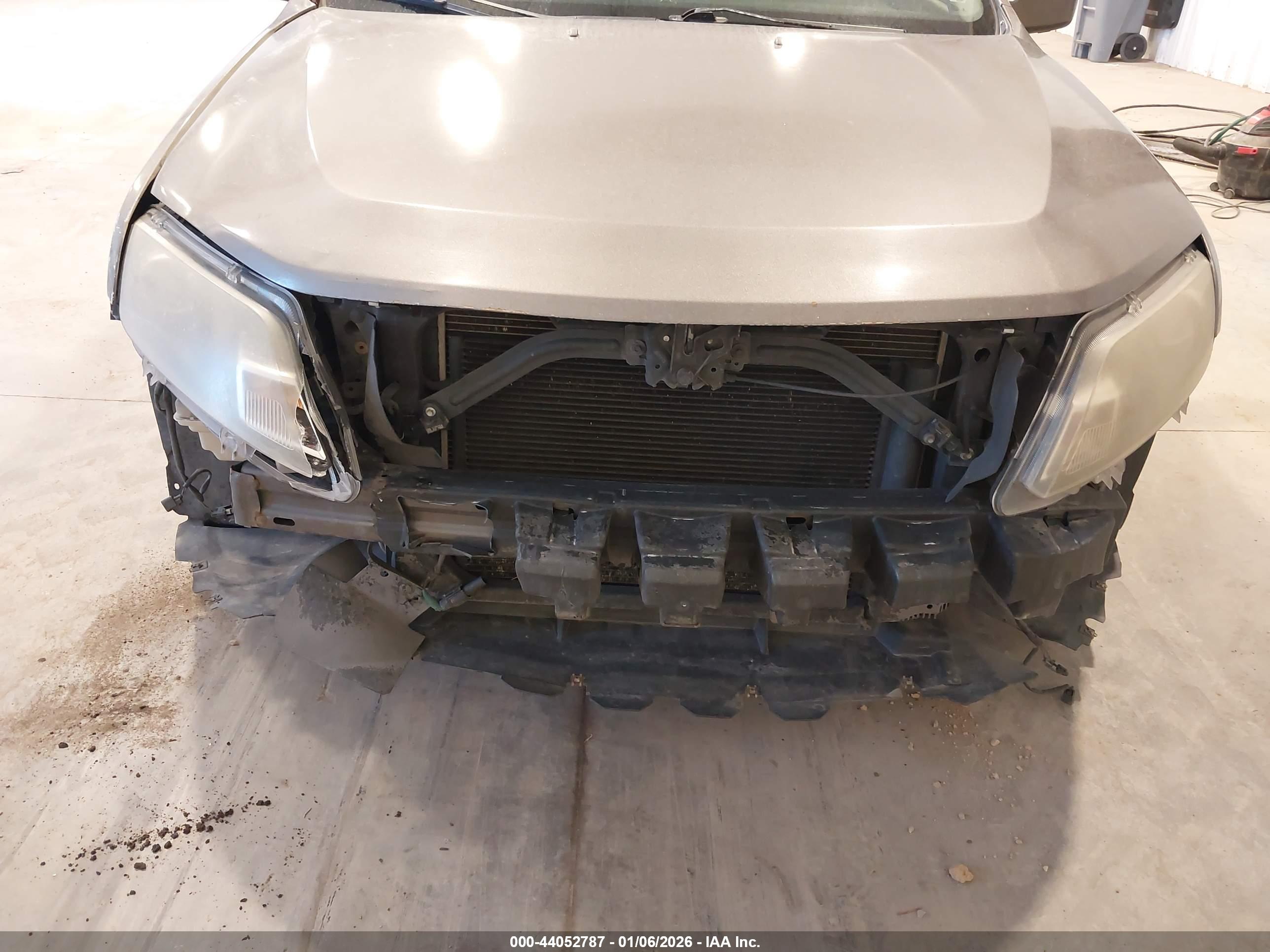 FORD FUSION image 6
