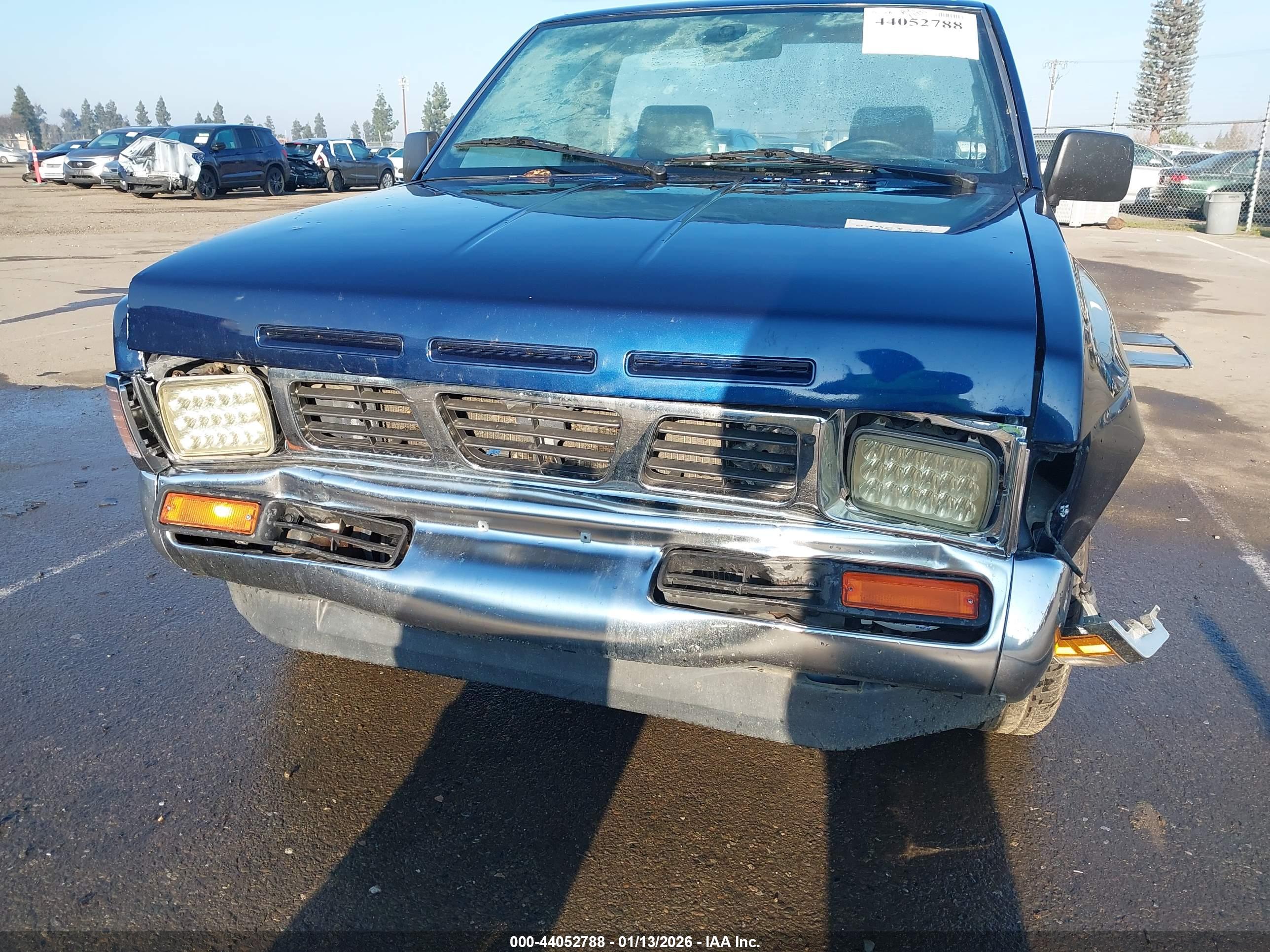 NISSAN 4X2 image 6
