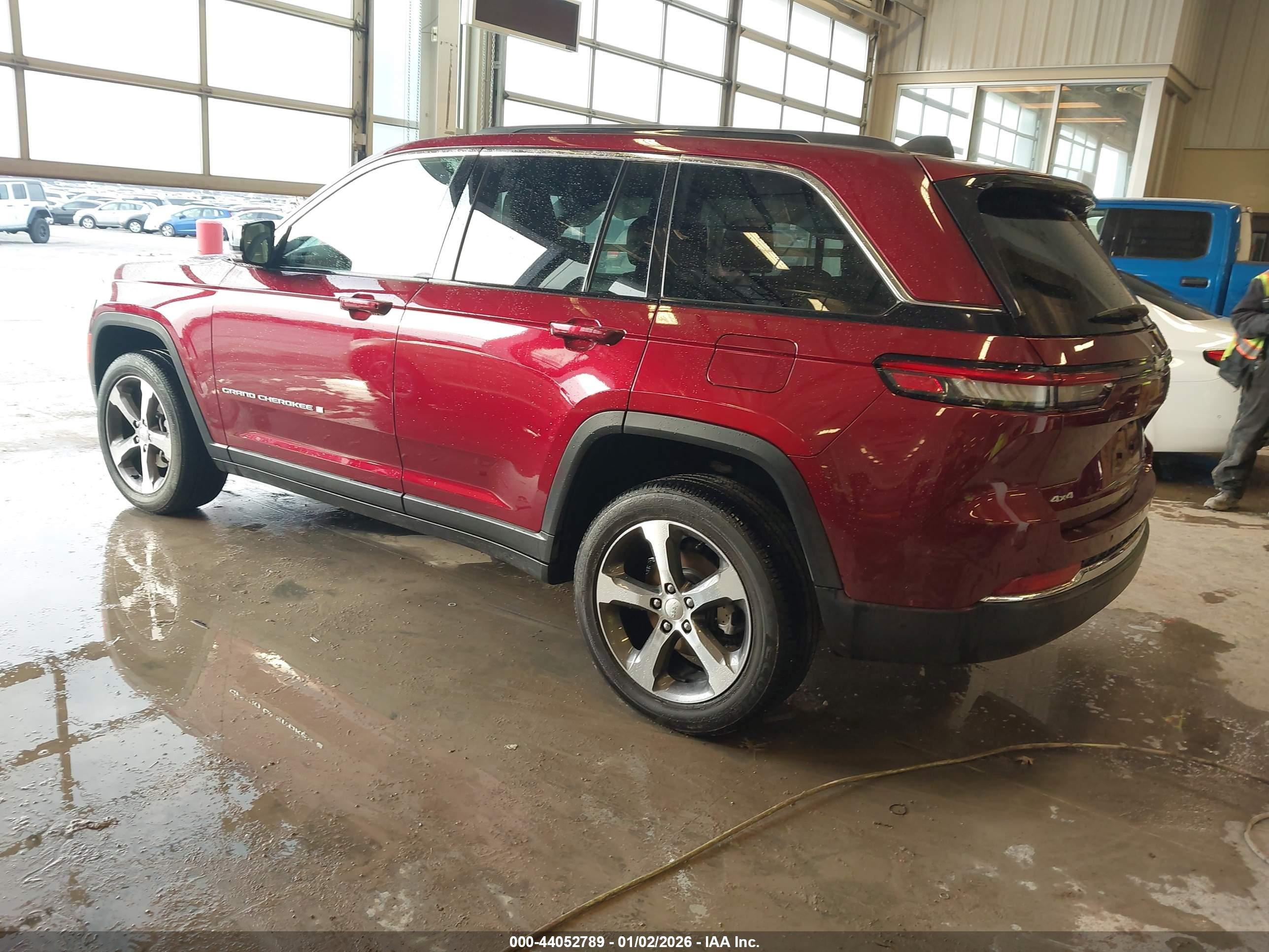 JEEP GRAND image 3