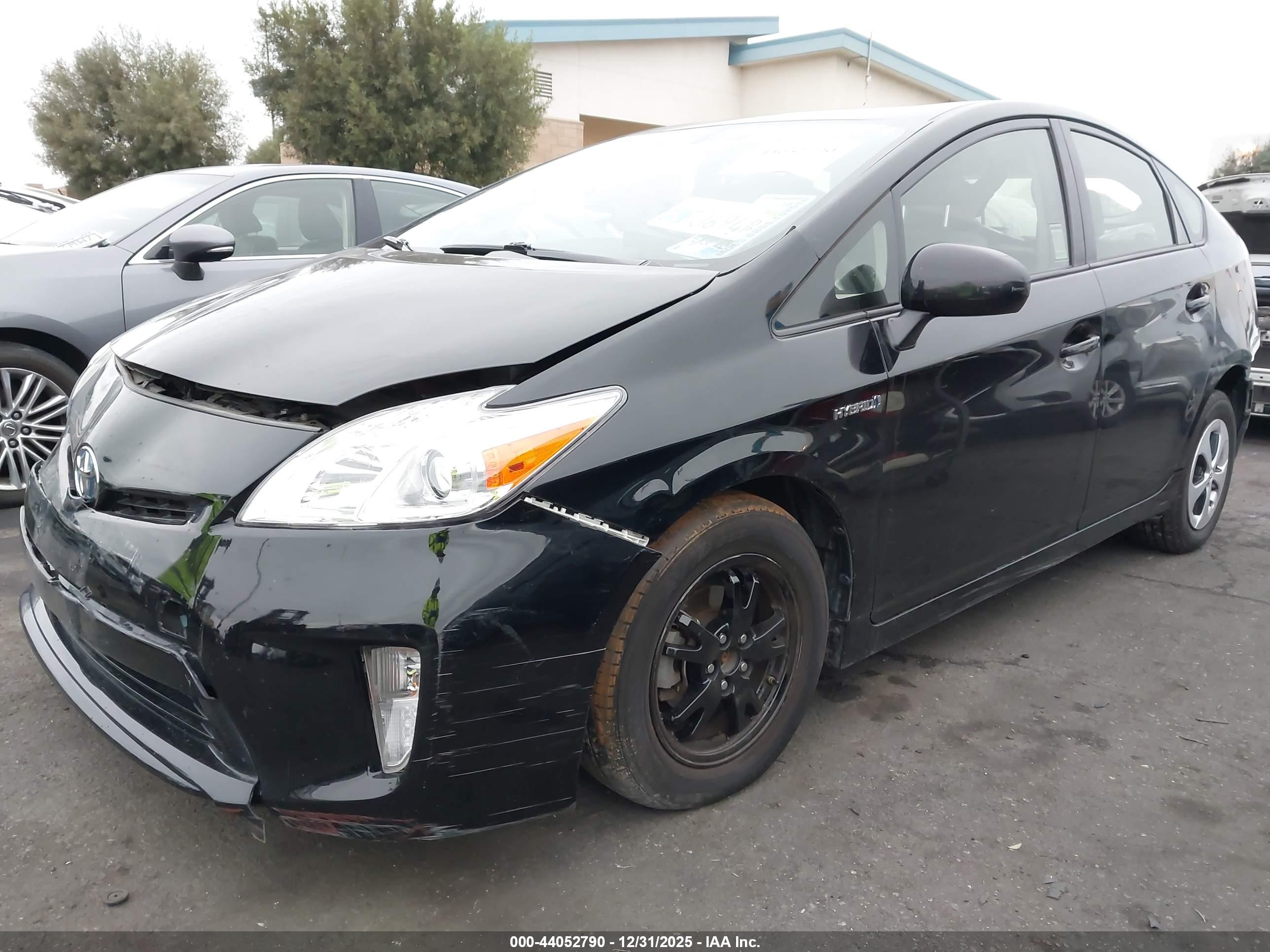 TOYOTA PRIUS image 2