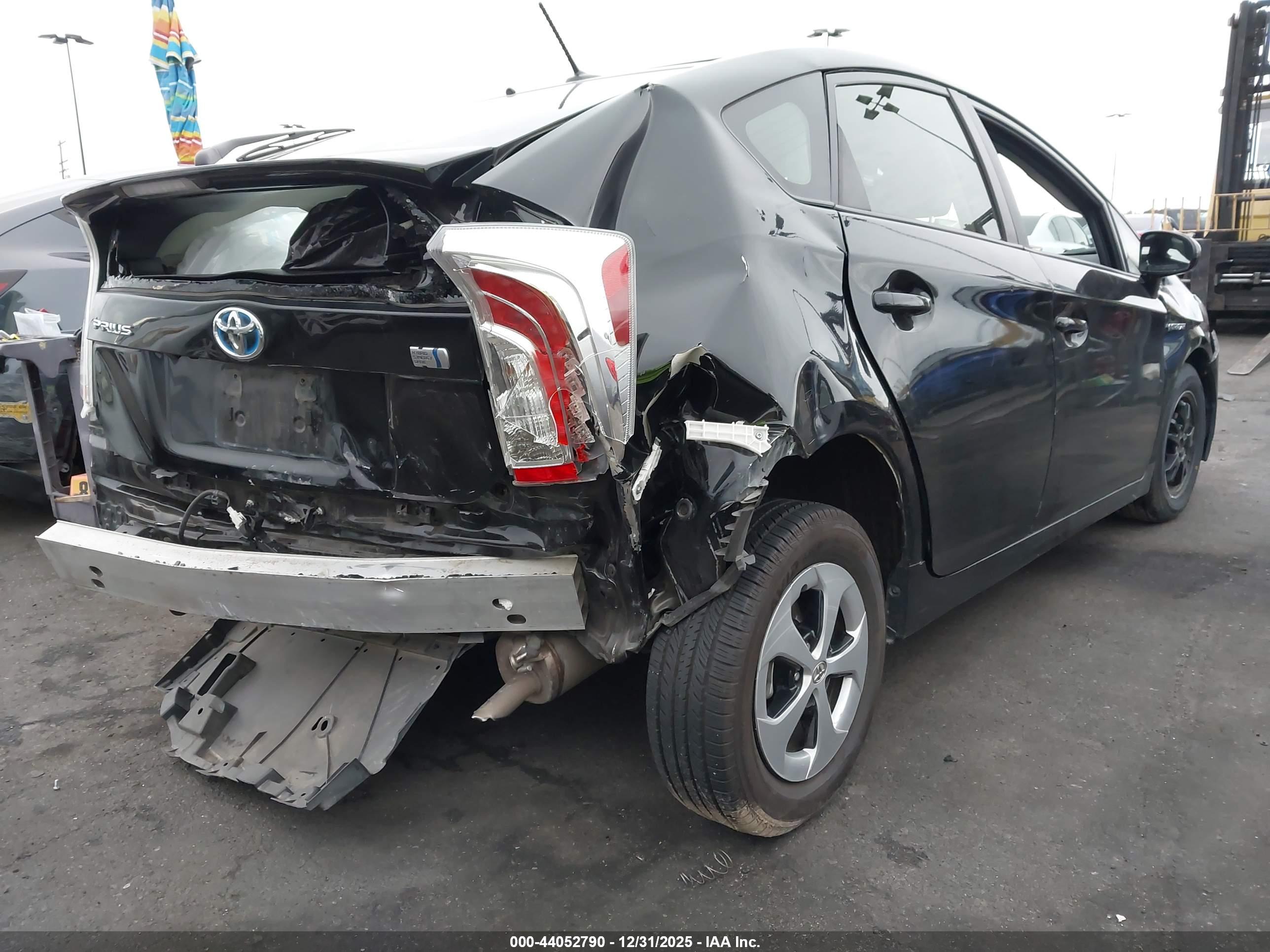 TOYOTA PRIUS image 4