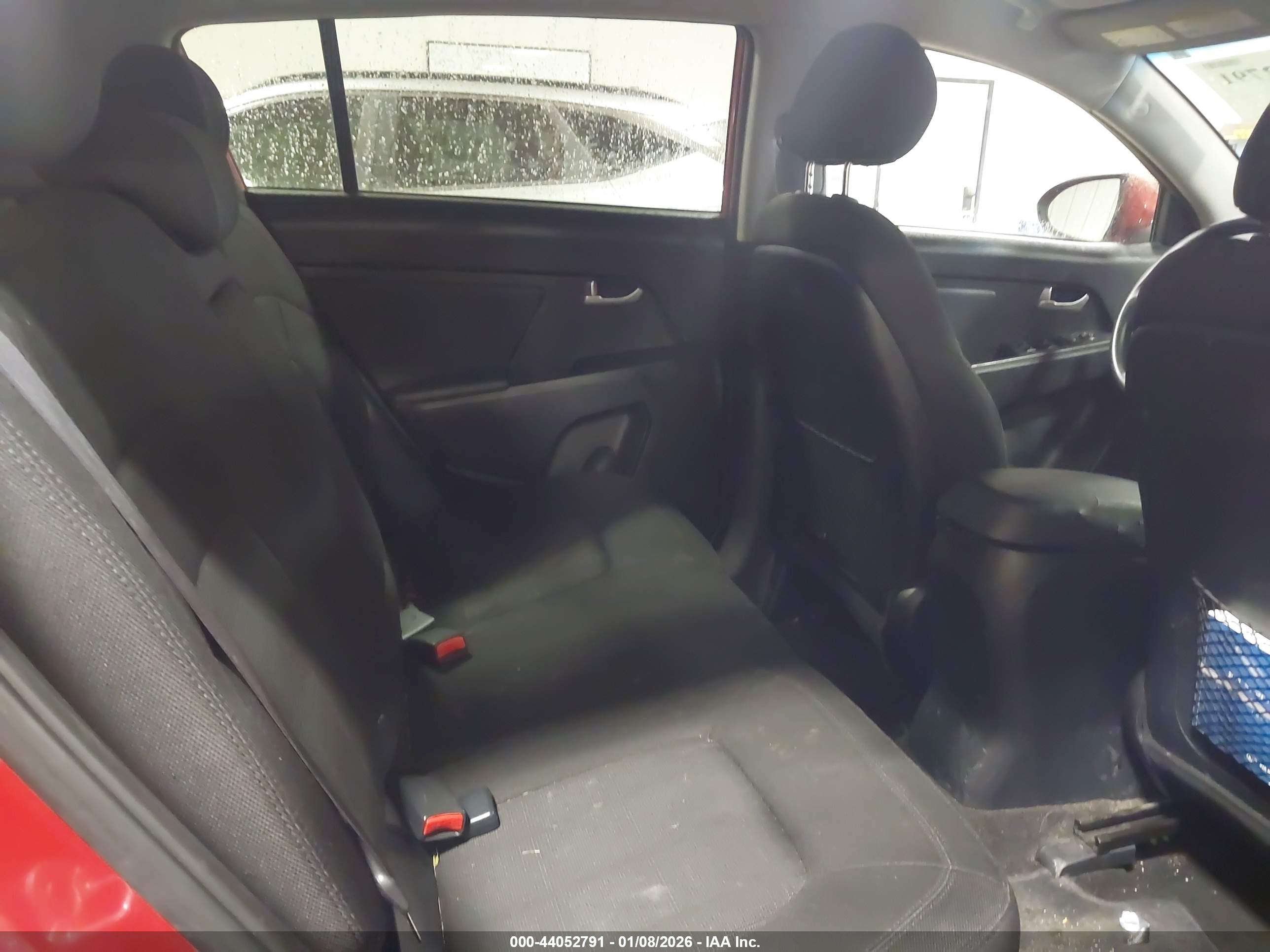 KIA SPORTAGE image 8