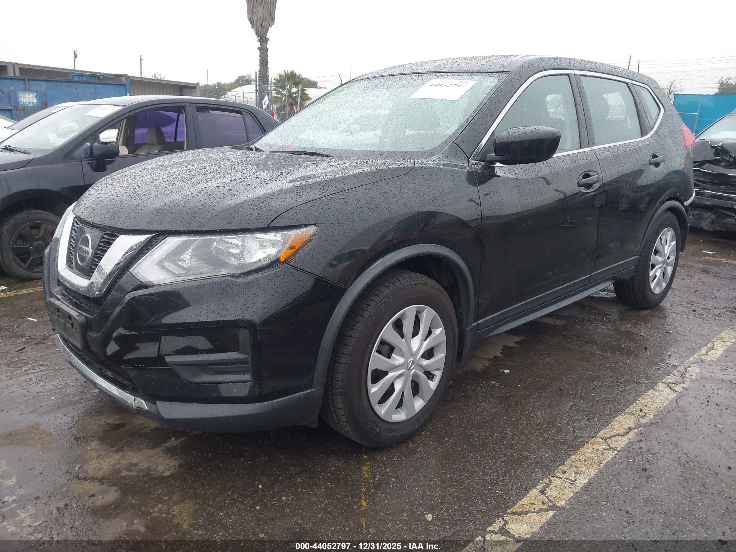 NISSAN ROGUE image 2