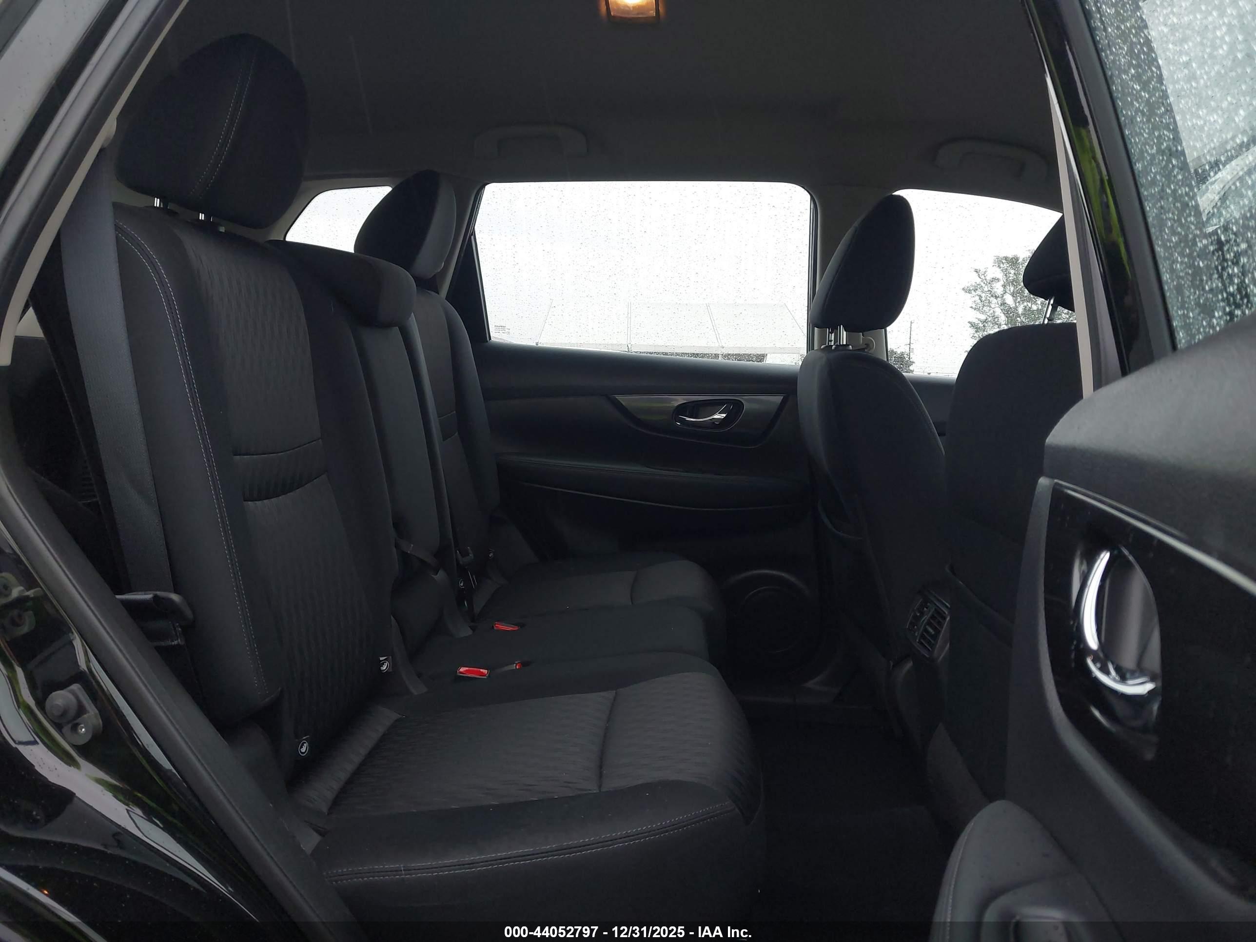 NISSAN ROGUE image 8