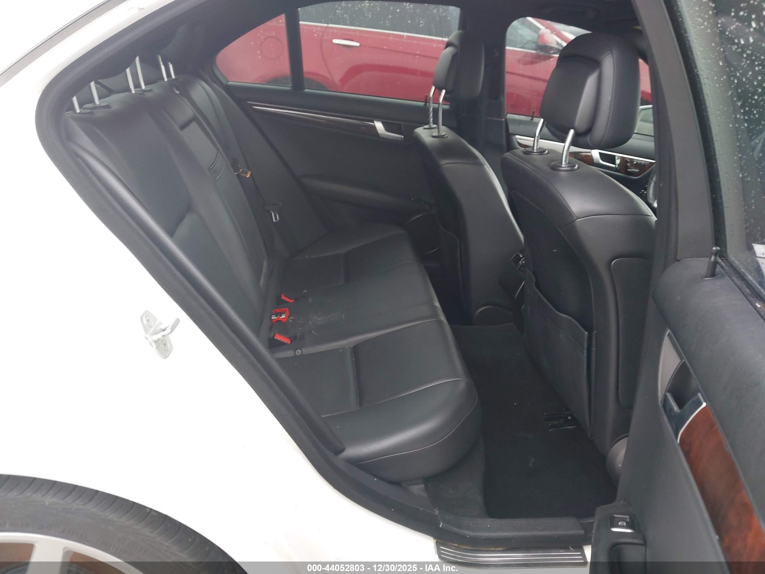 MERCEDES-BENZ C image 8