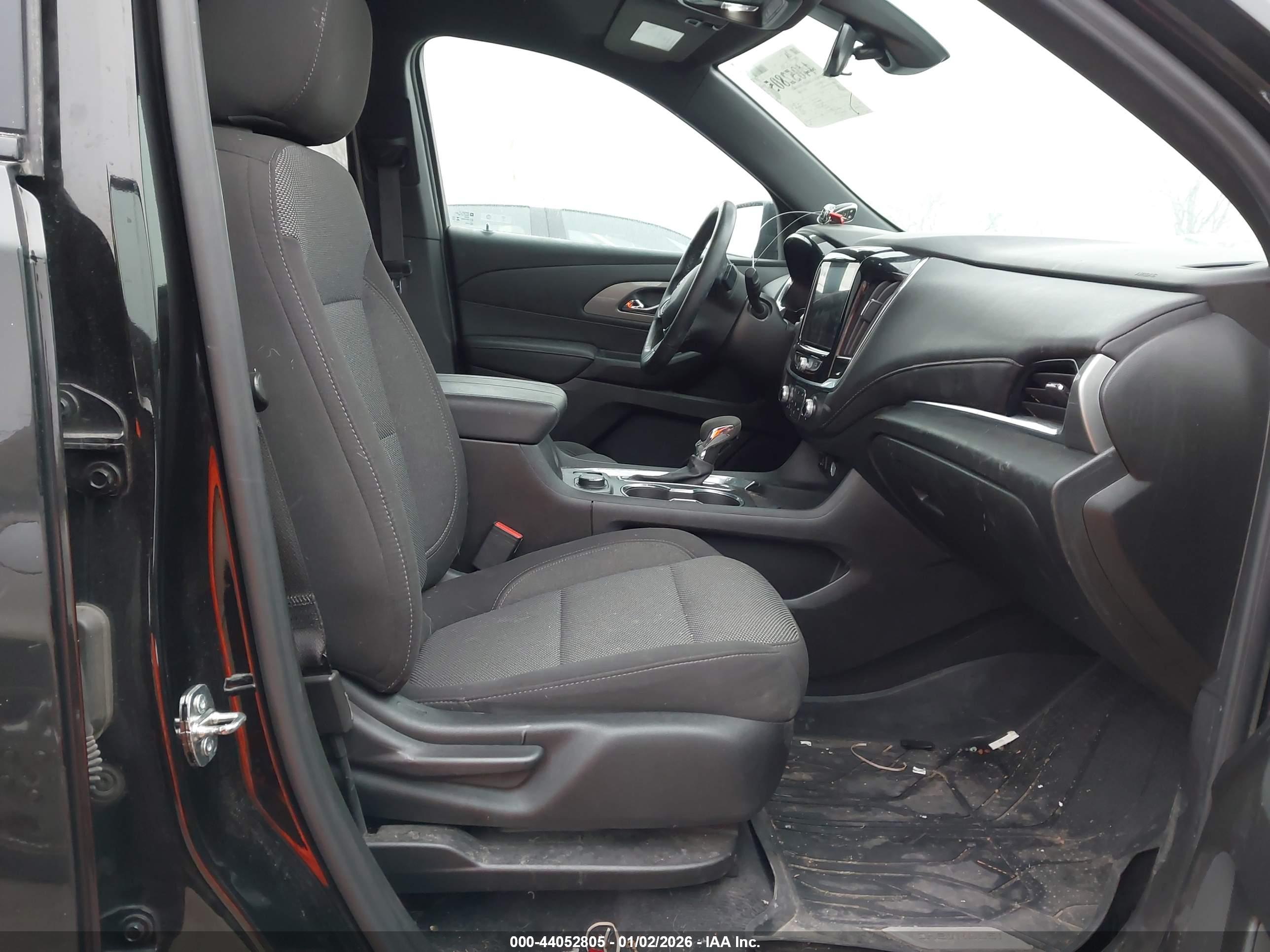 CHEVROLET TRAVERSE image 5
