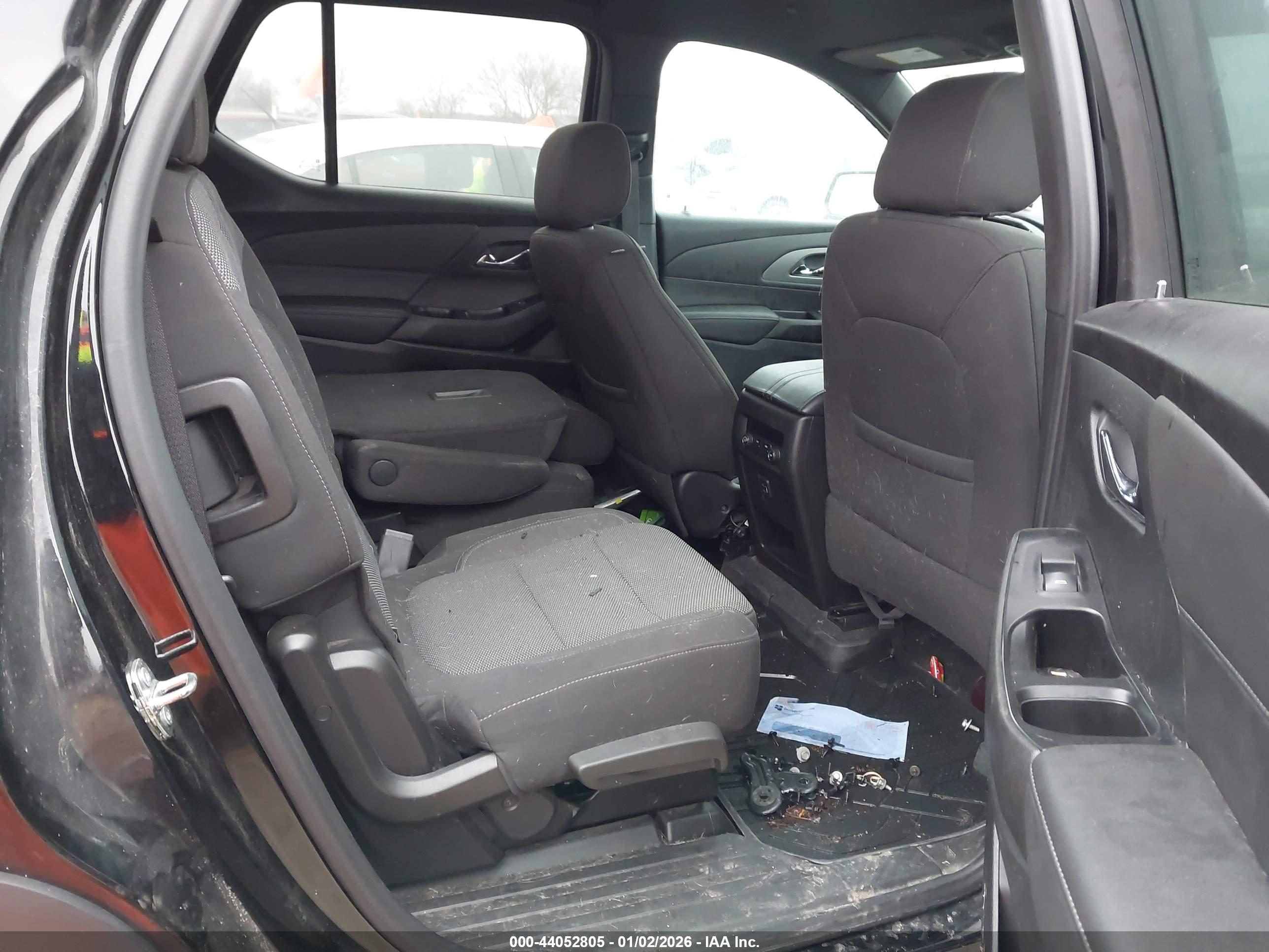 CHEVROLET TRAVERSE image 8