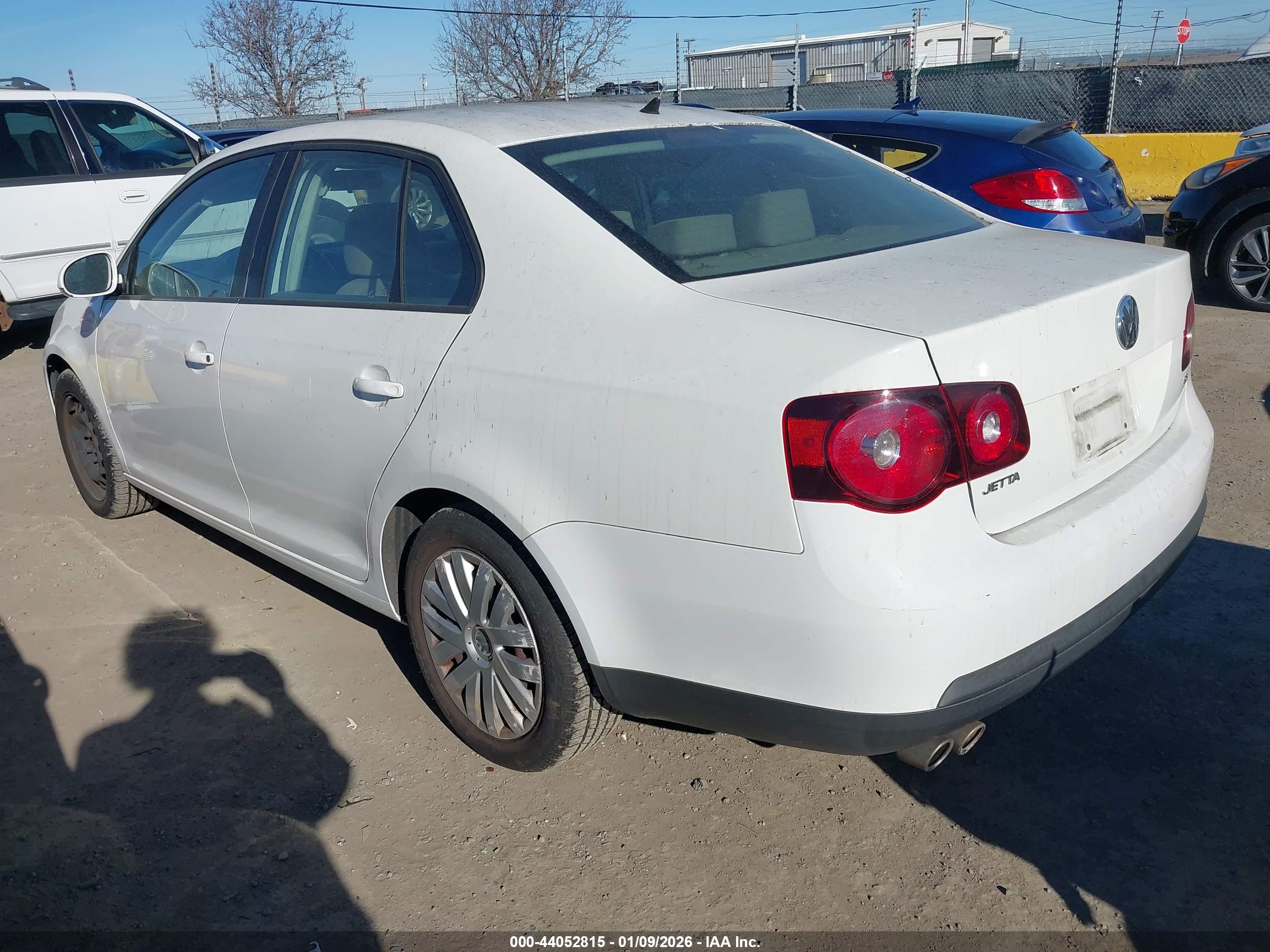 VOLKSWAGEN JETTA image 3