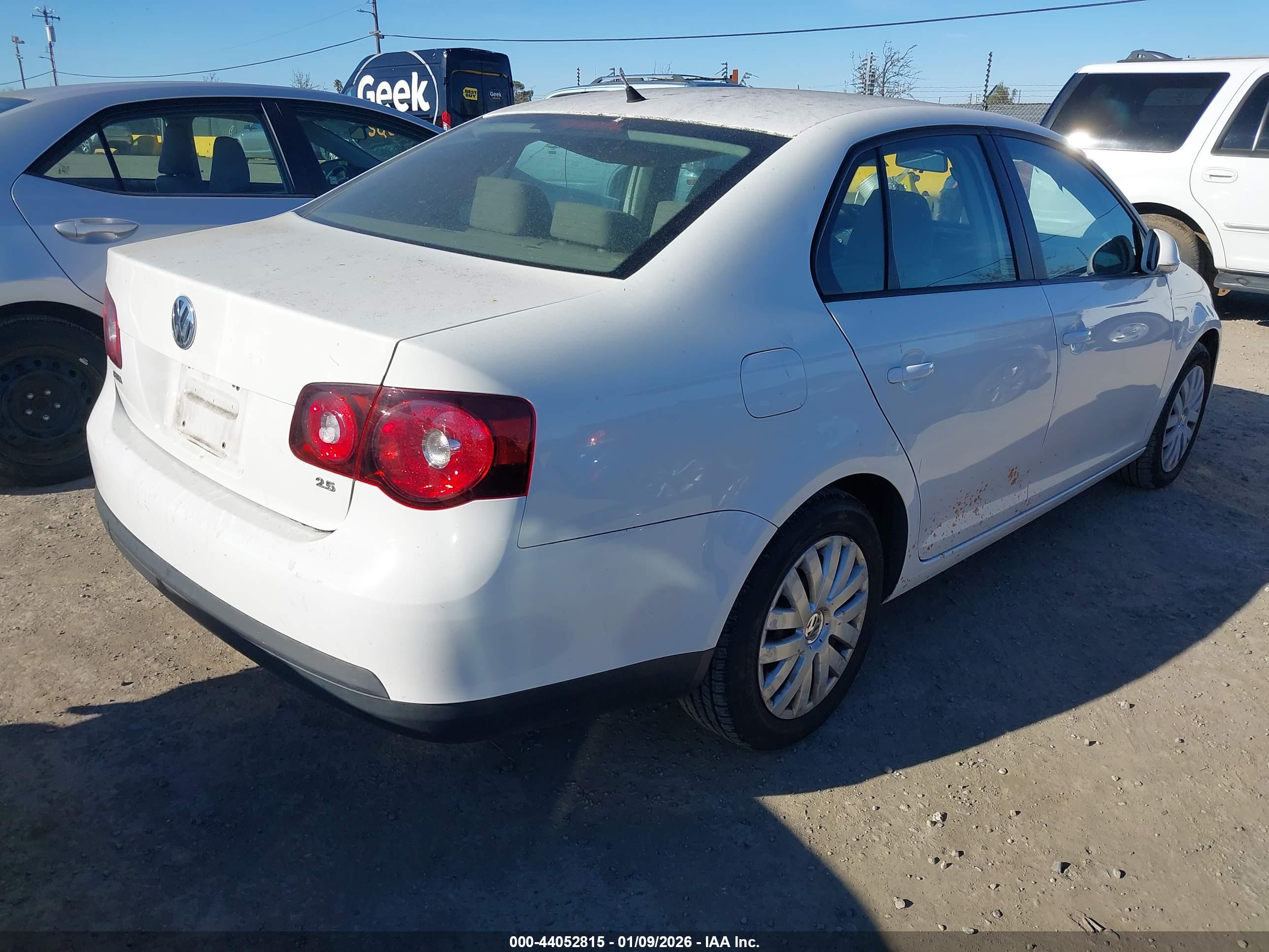 VOLKSWAGEN JETTA image 4