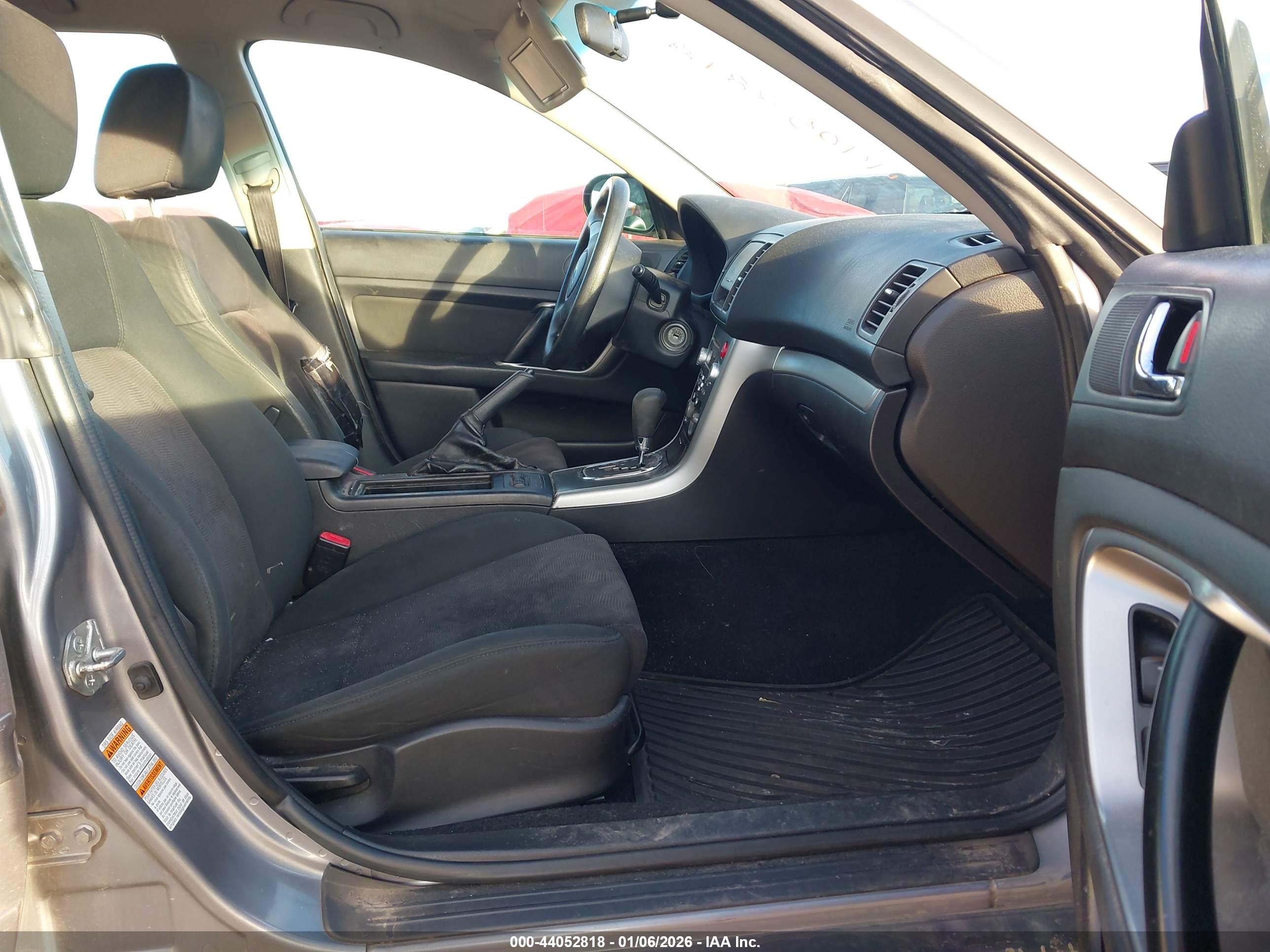 SUBARU OUTBACK image 5