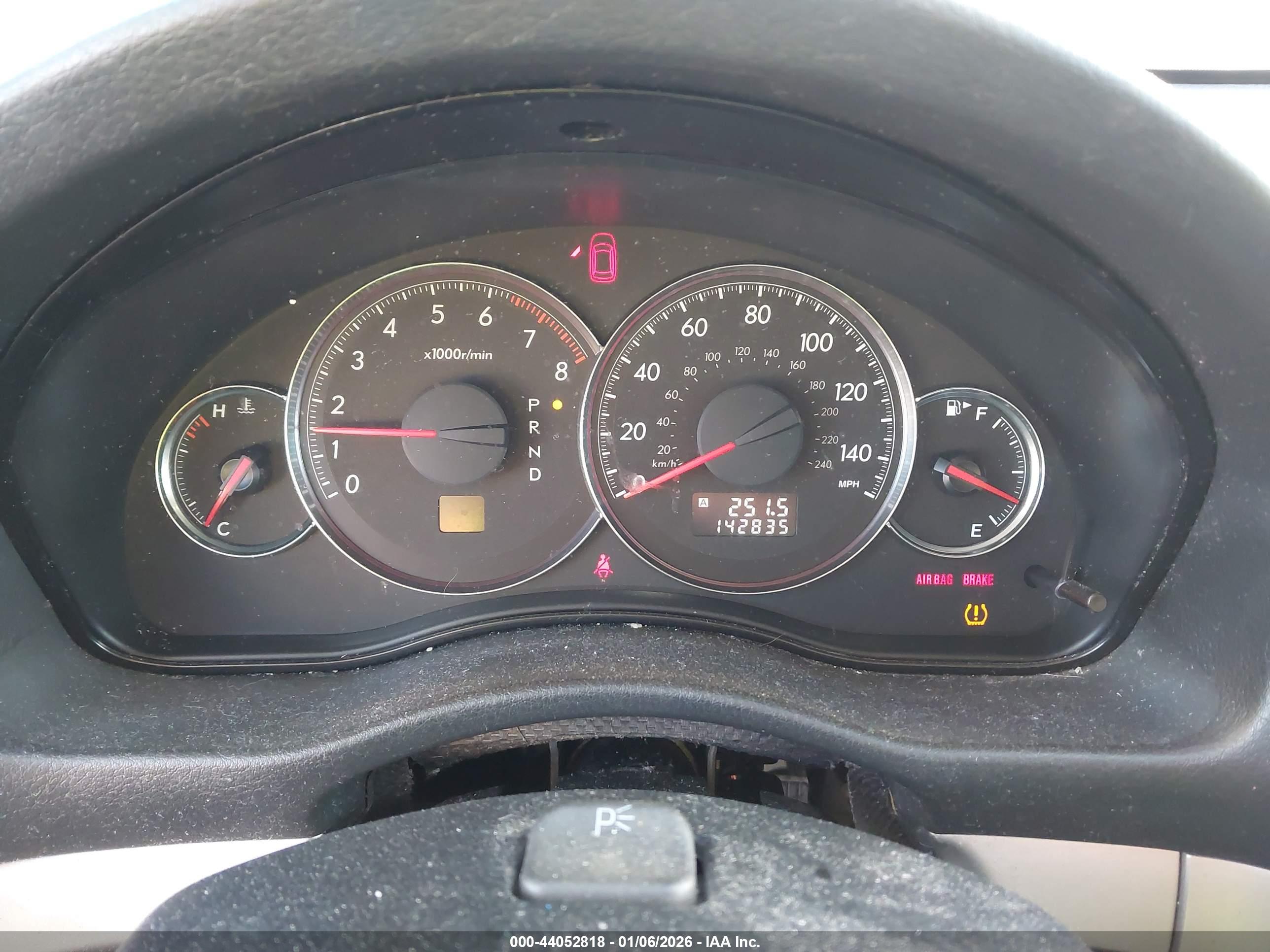 SUBARU OUTBACK image 7