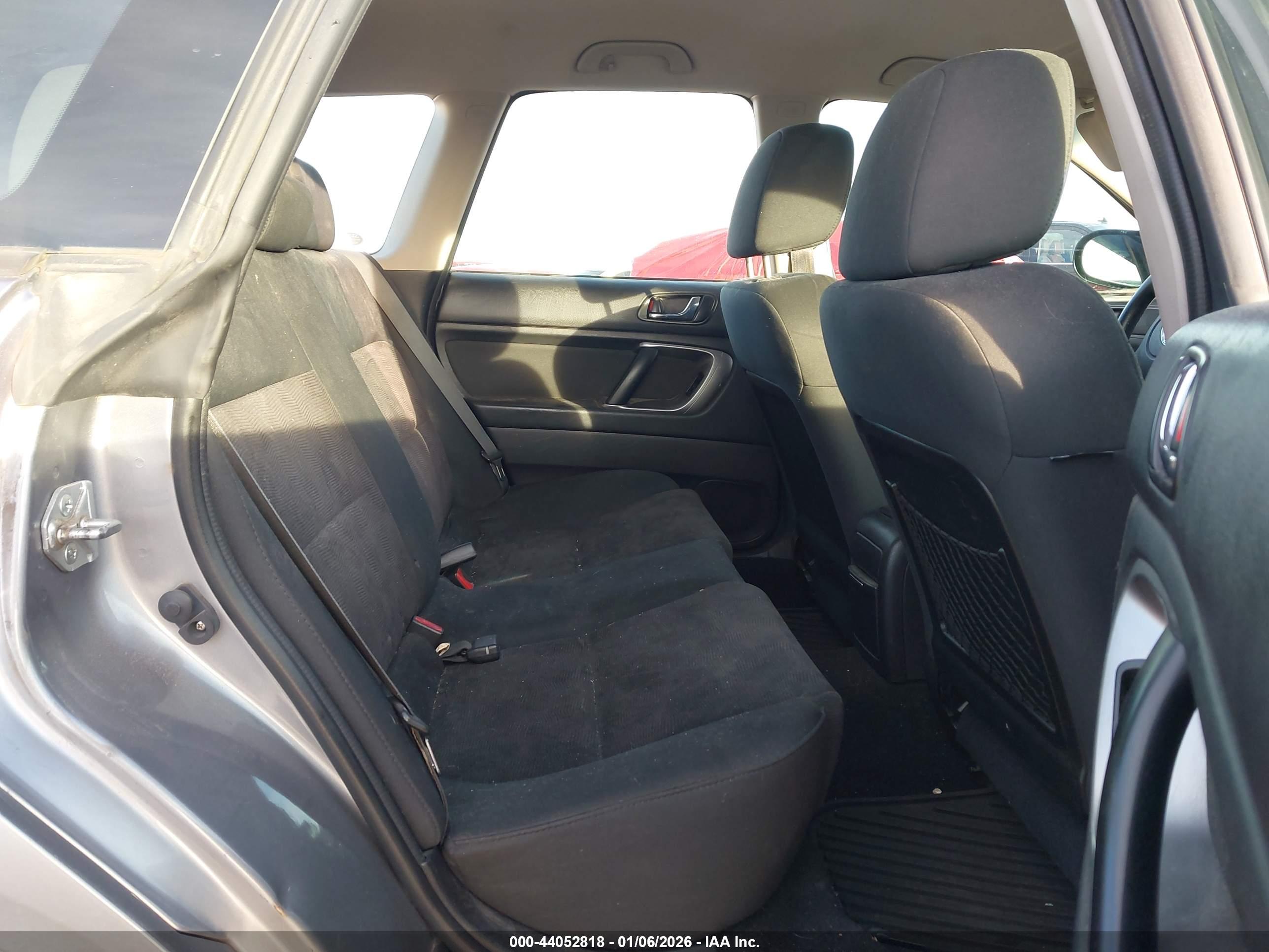 SUBARU OUTBACK image 8