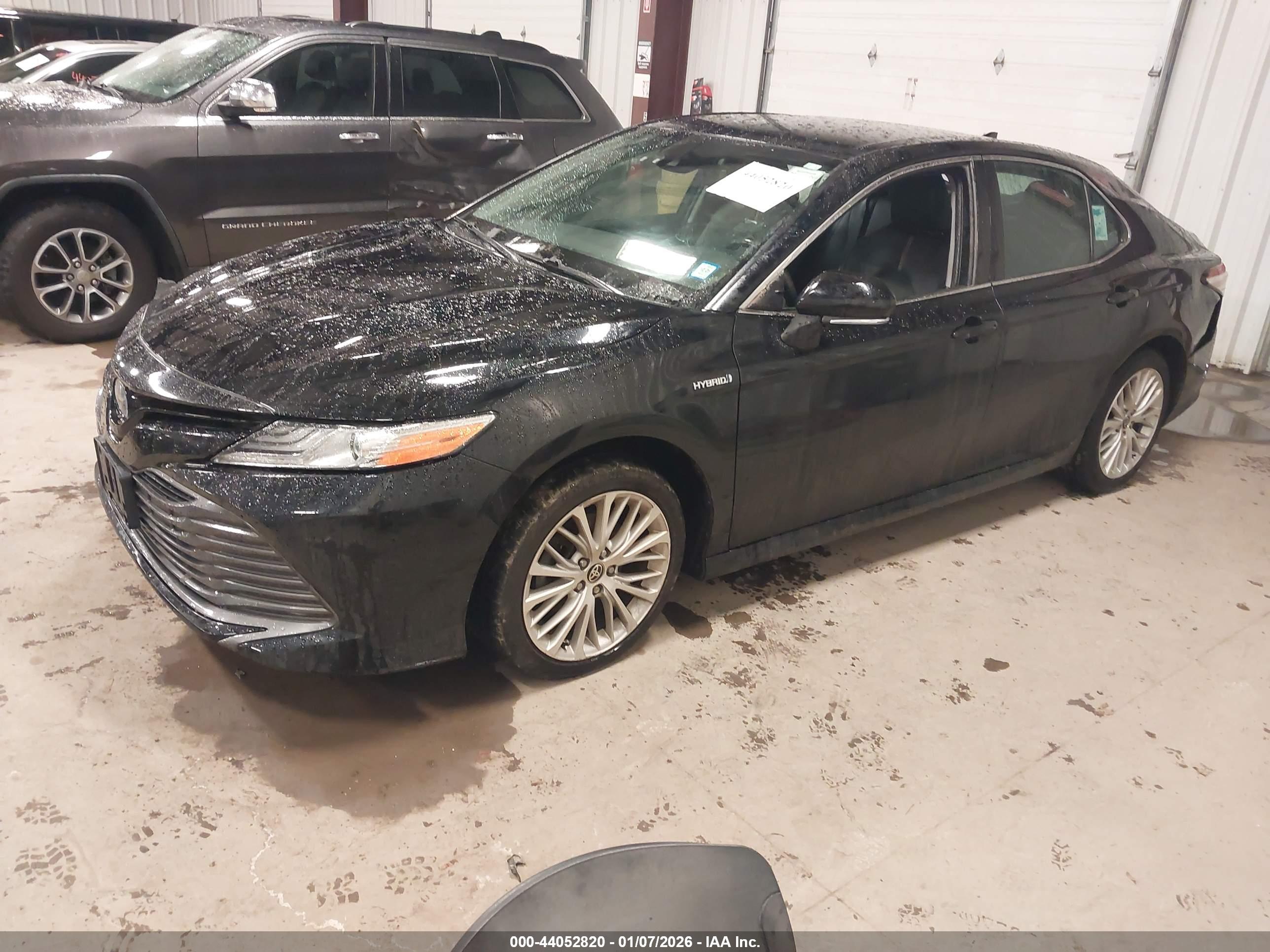 TOYOTA CAMRY image 2