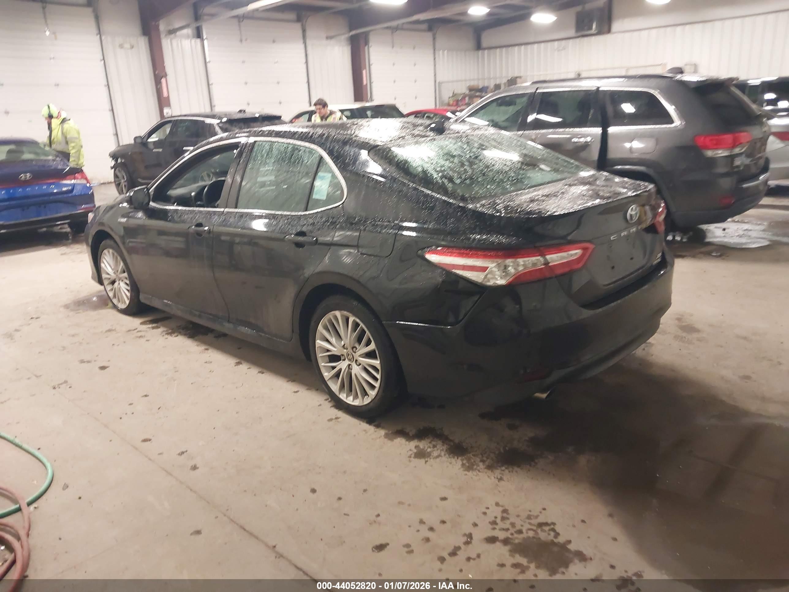 TOYOTA CAMRY image 3