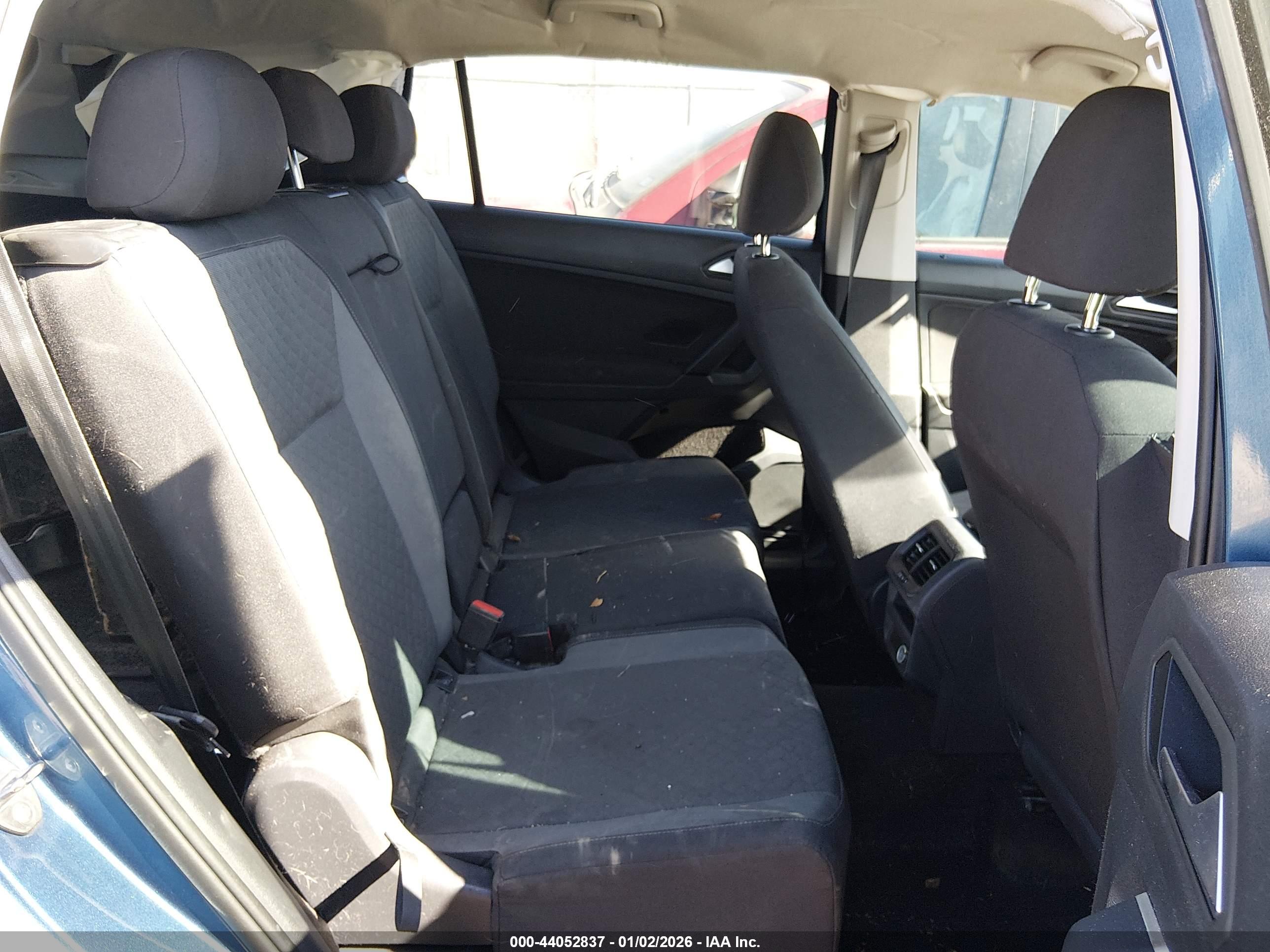VOLKSWAGEN TIGUAN image 8