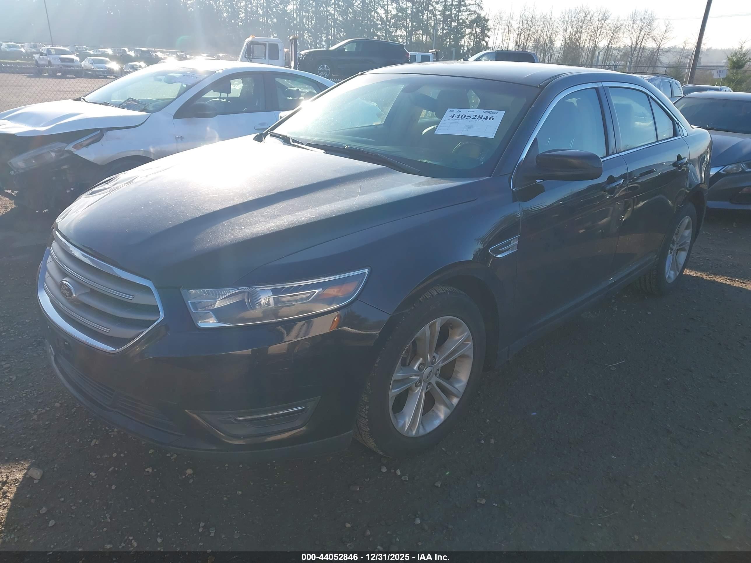 FORD TAURUS image 2