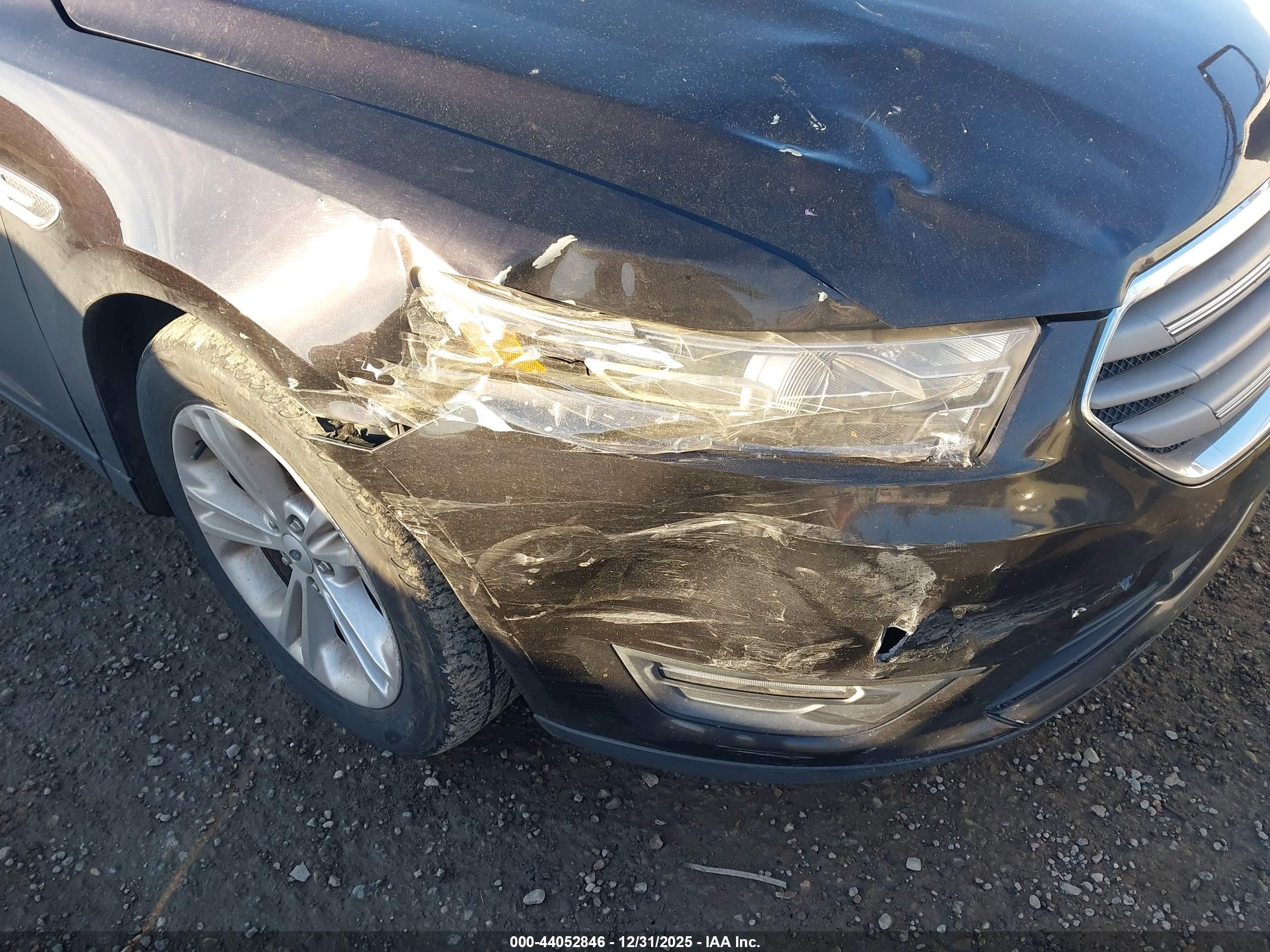 FORD TAURUS image 6