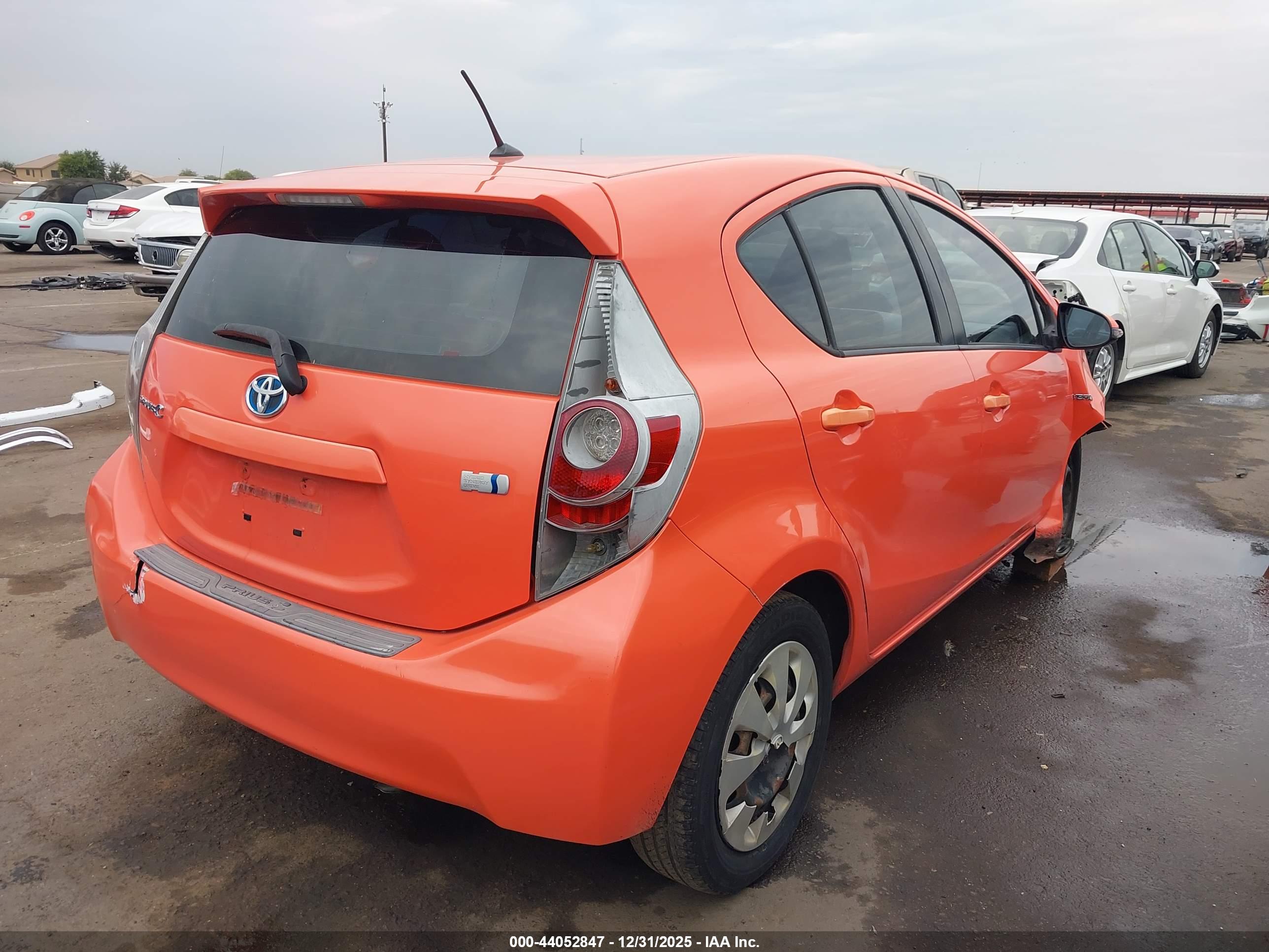 TOYOTA PRIUS image 4