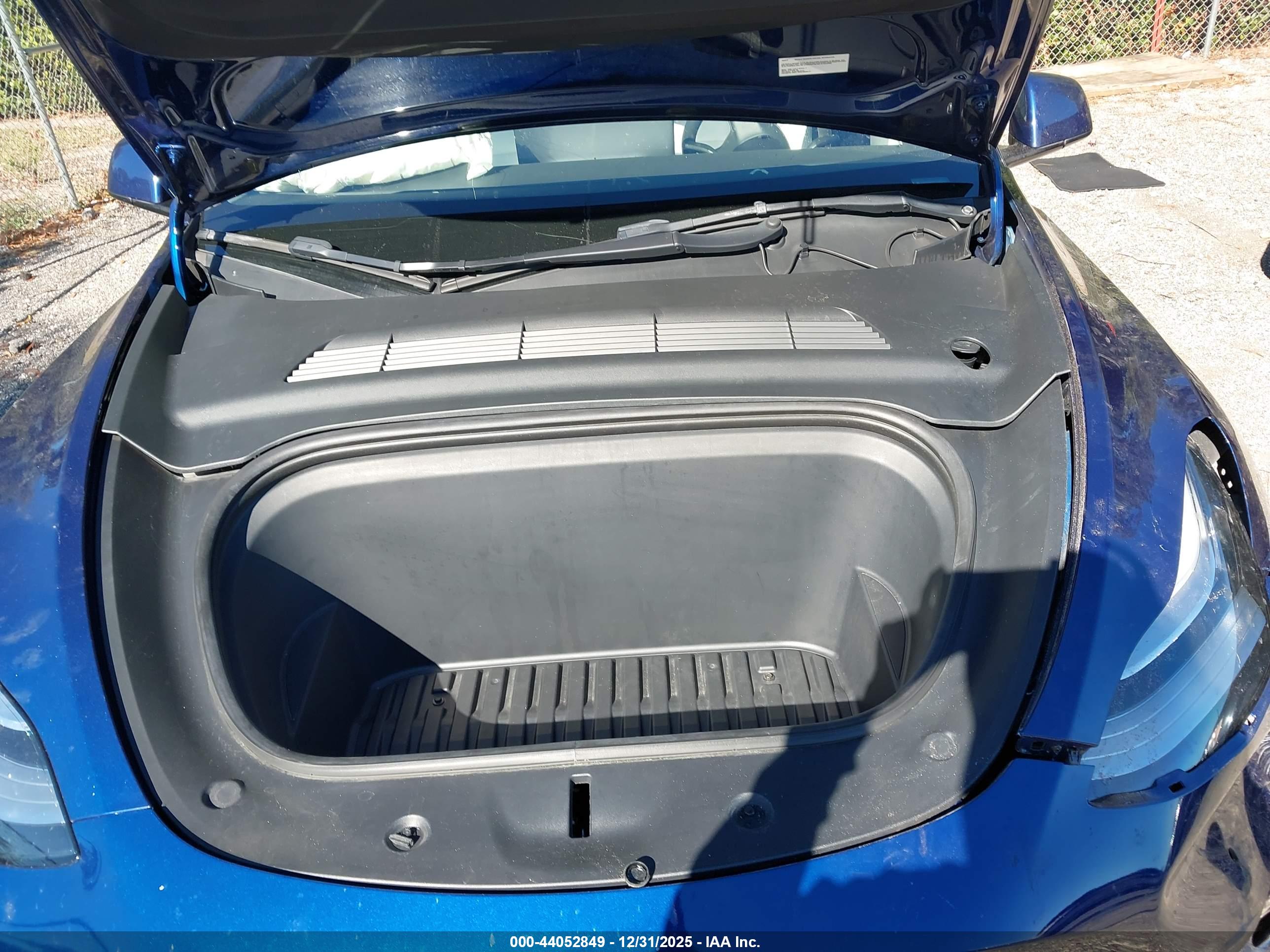 TESLA MODEL image 10